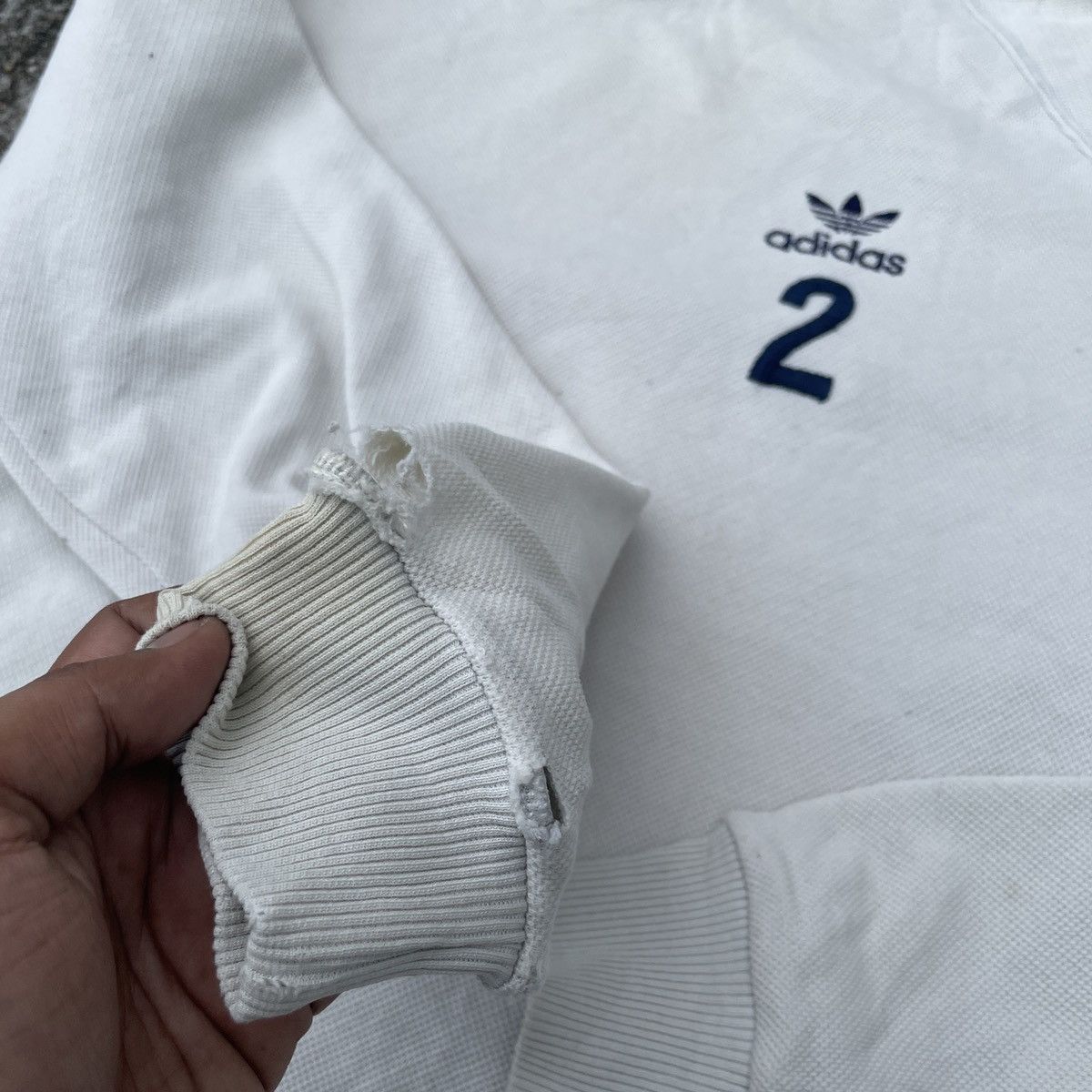 Adidas Vintage 90s Adidas THRASHED Embroidery Logo Sweatshirts Size US M / EU 48-50 / 2 - 6 Thumbnail