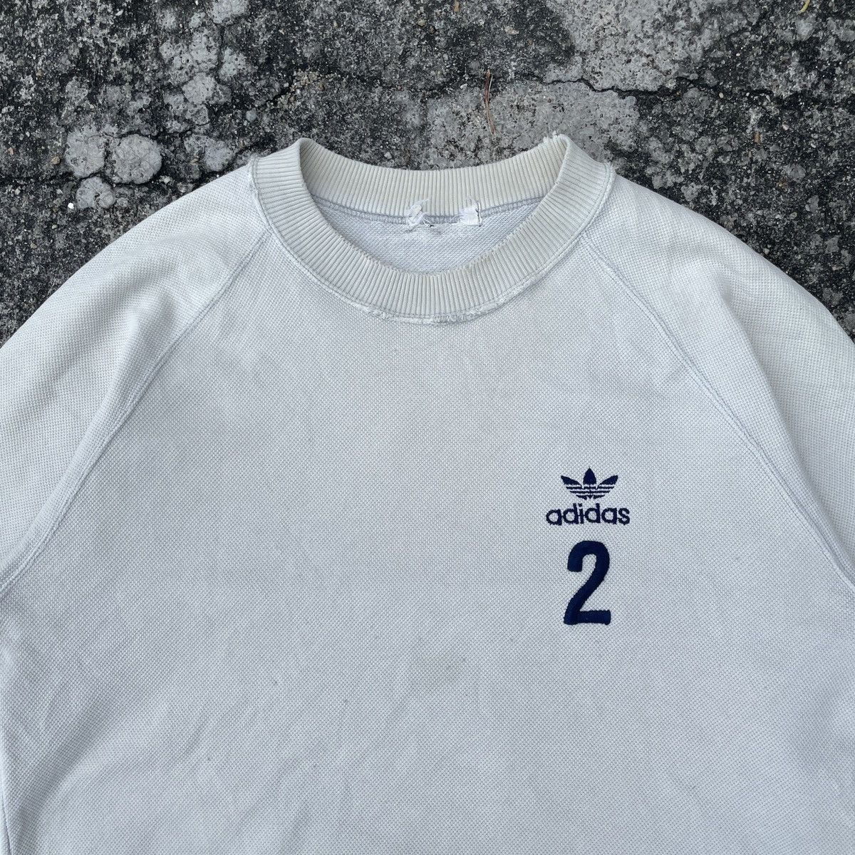 Adidas Vintage 90s Adidas THRASHED Embroidery Logo Sweatshirts Size US M / EU 48-50 / 2 - 4 Thumbnail