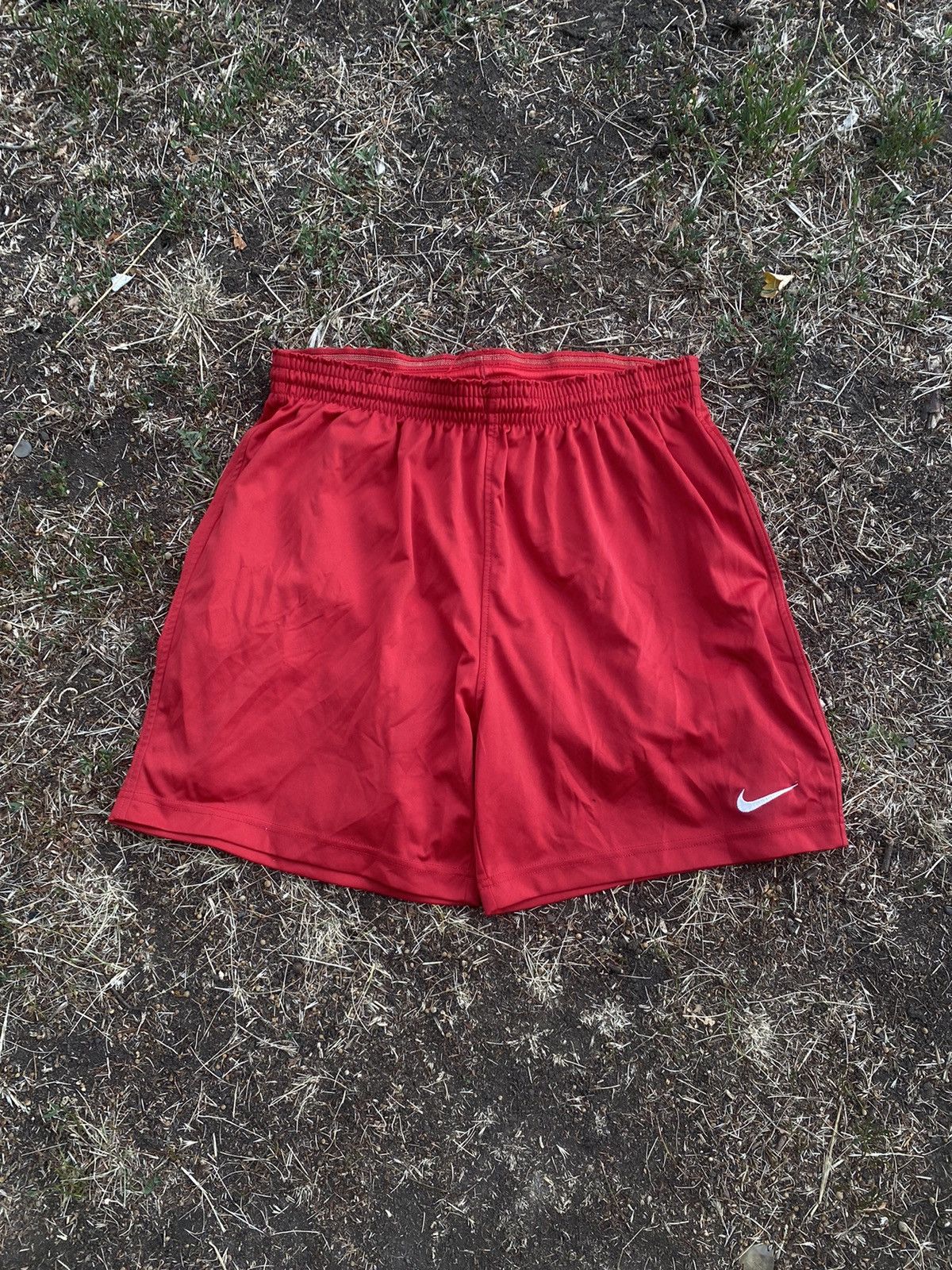 Nike Vintage Nike shorts streetwear swoosh casual y2k size L Size US 34 / EU 50 - 1 Thumbnail