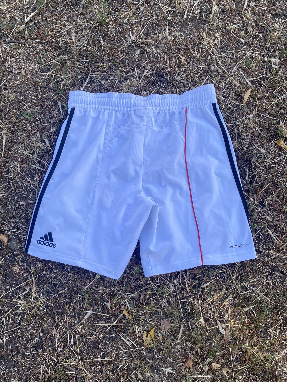 Adidas Vintage Adidas shorts Germany streetwear y2k style size S Size US 30 / EU 46 - 4 Thumbnail