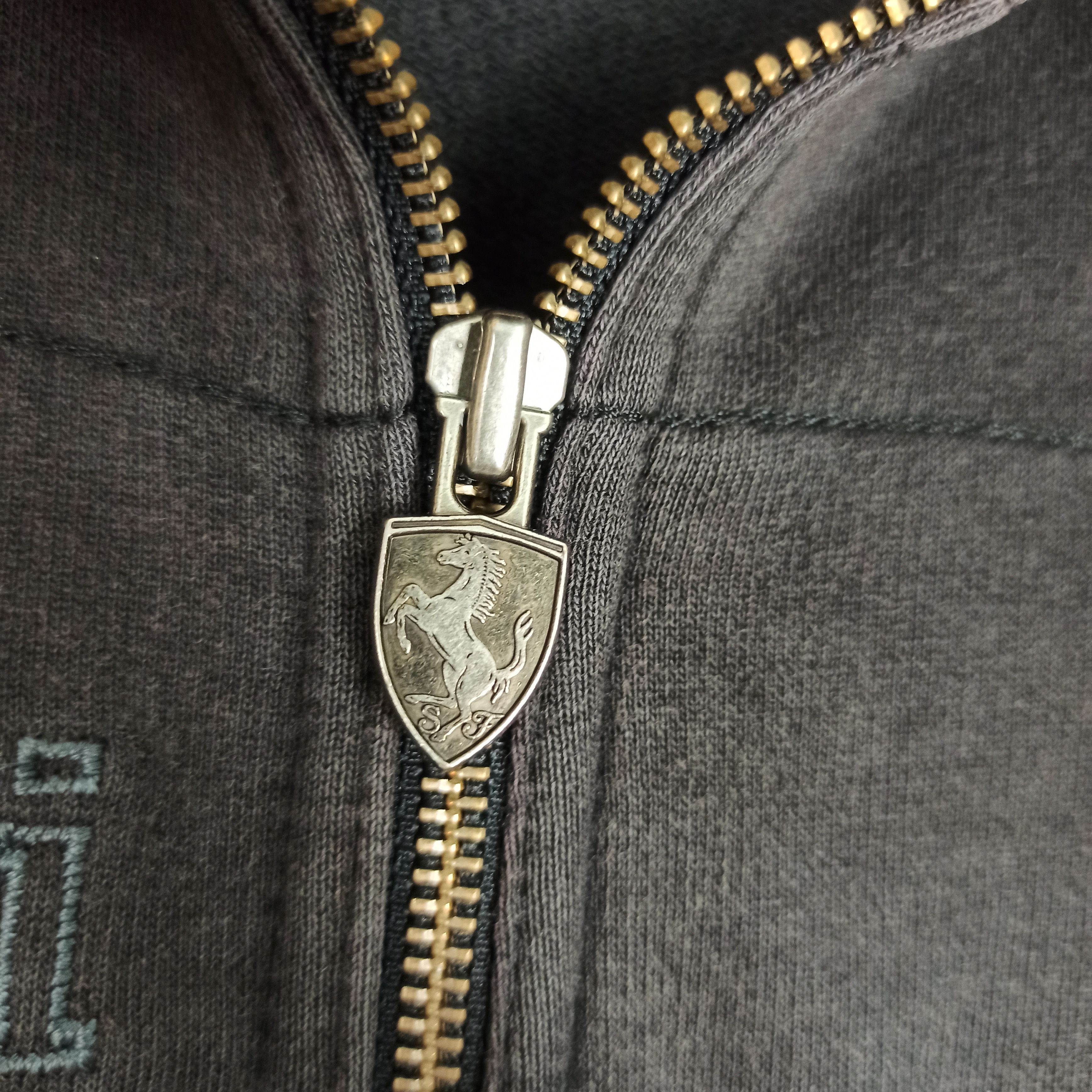 Ferrari × Puma 🔥STEALS🔥 Distressed Ferrari X Puma Hoodie Zipper Size US S / EU 44-46 / 1 - 8 Thumbnail