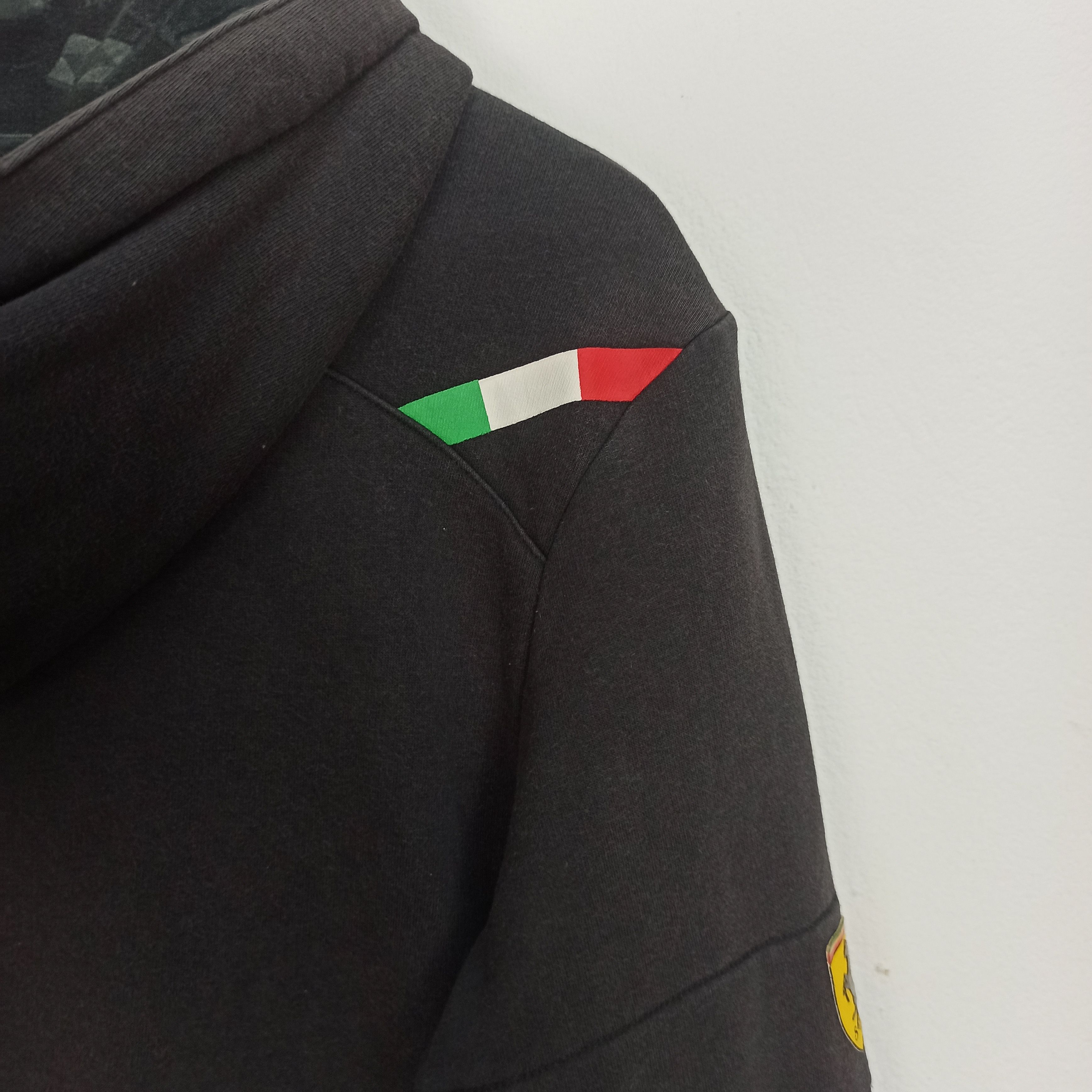 Ferrari × Puma 🔥STEALS🔥 Distressed Ferrari X Puma Hoodie Zipper Size US S / EU 44-46 / 1 - 10 Thumbnail