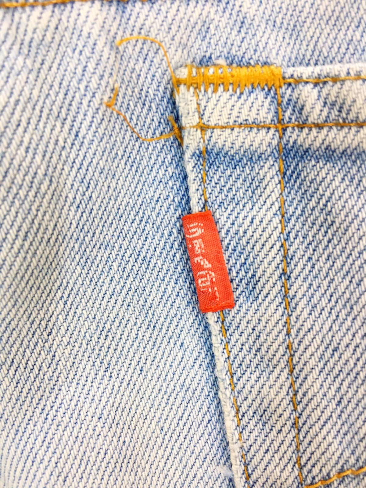 Levi's Vintage Clothing Vintage LEVIS Light Wash Denim Jeans Size US 30 / EU 46 - 14 Thumbnail