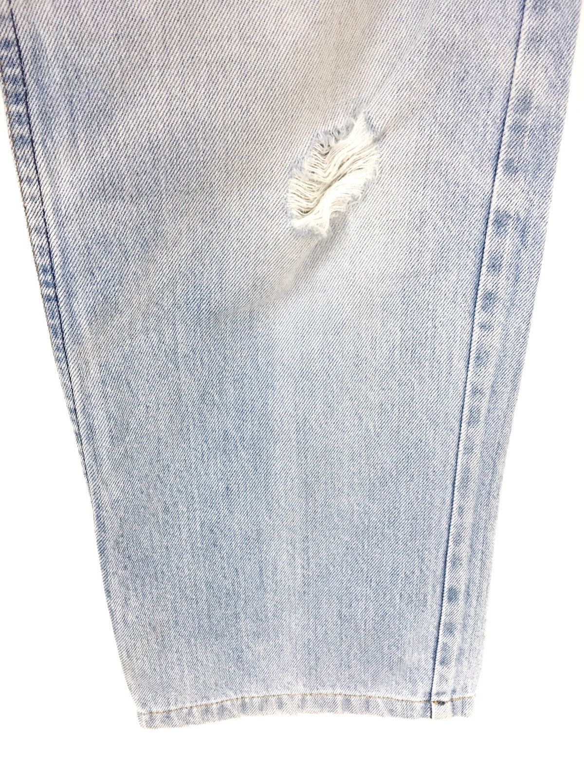 Levi's Vintage Clothing Vintage LEVIS Light Wash Denim Jeans Size US 30 / EU 46 - 4 Thumbnail