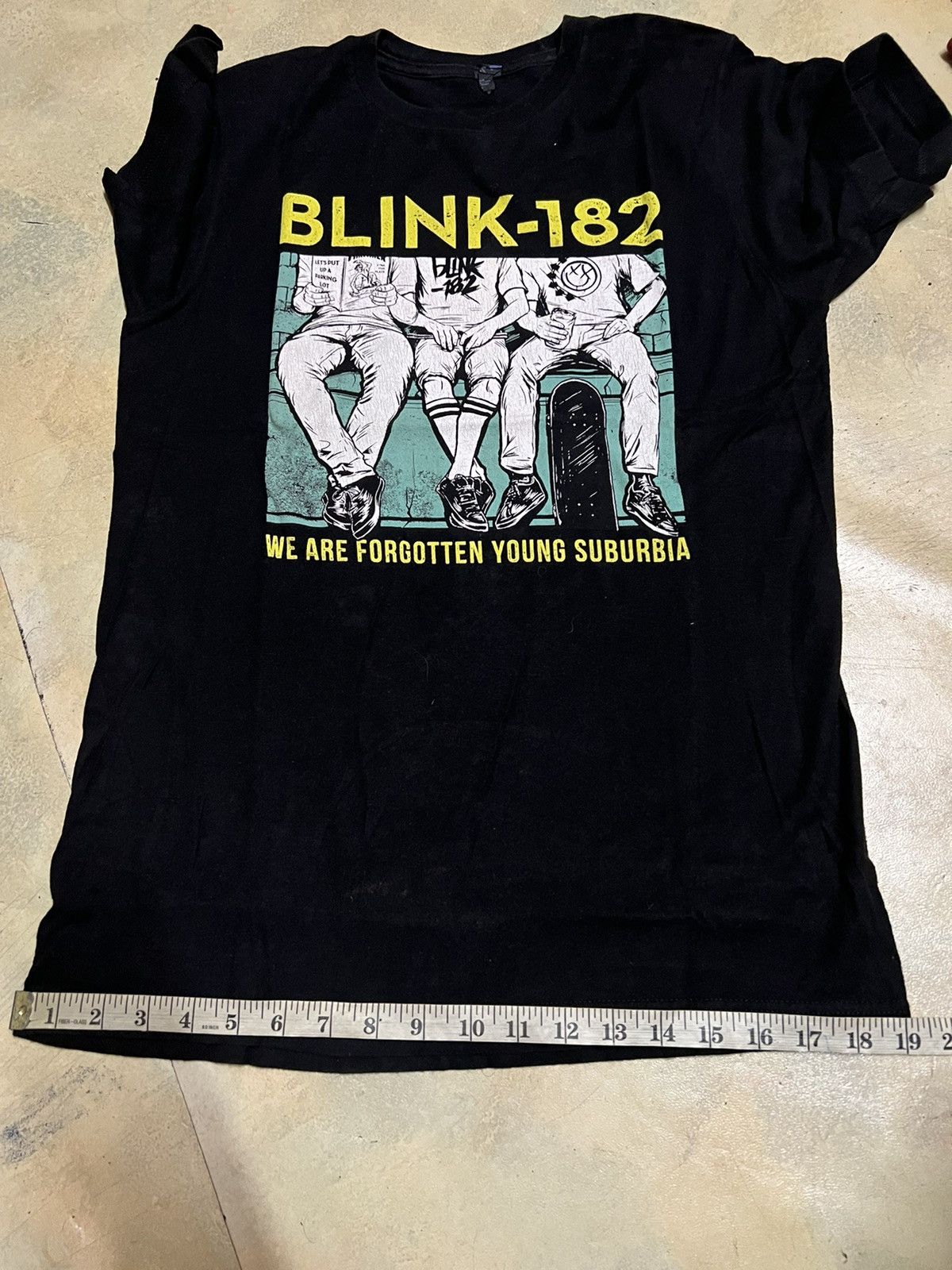 Band Tees Vintage Blink-182 Punk rock band t shirt Size US S / EU 44-46 / 1 - 8 Thumbnail