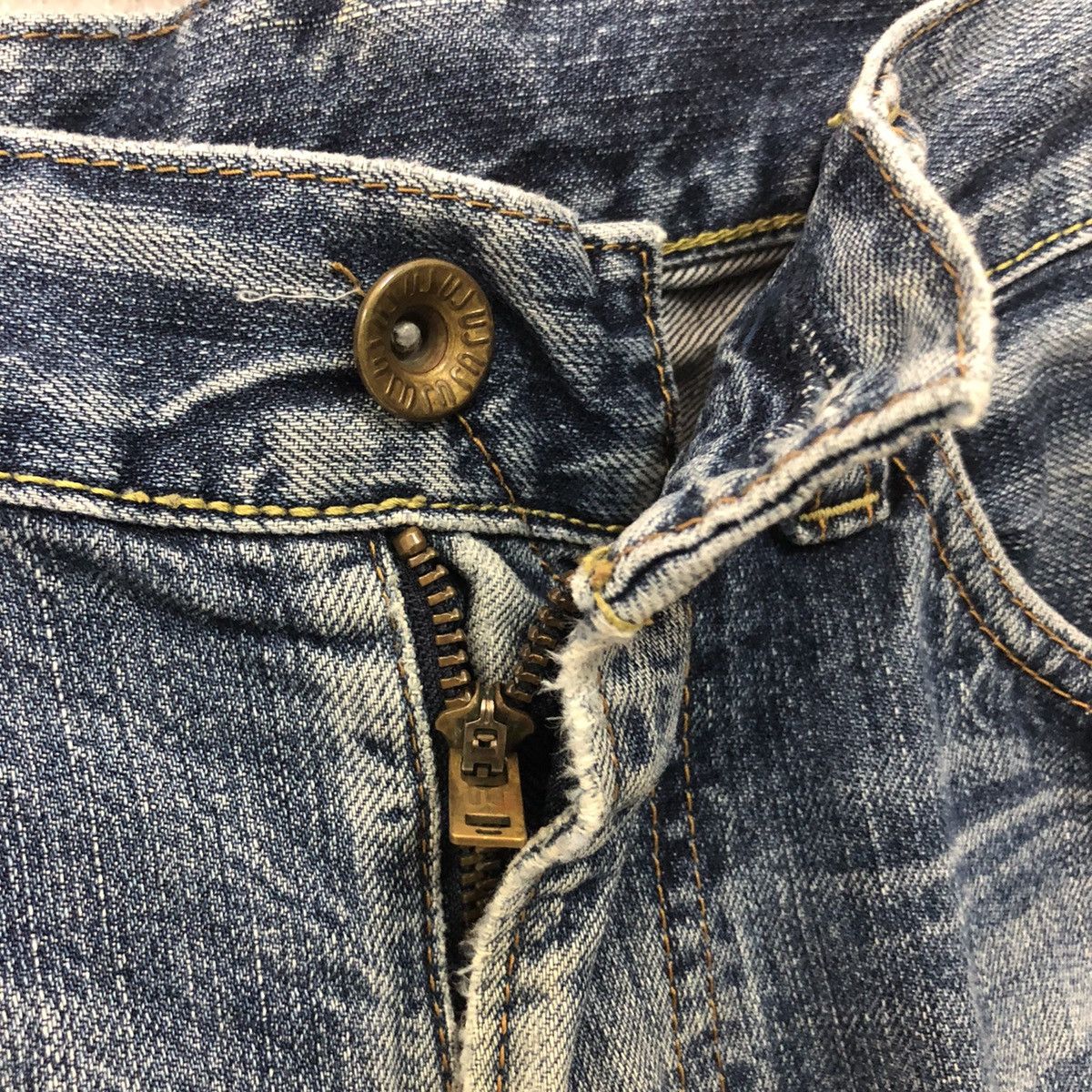 Japanese Brand Vintage Uniqlo Jeans Distressed Denim Pants W31 Size US 31 - 7 Thumbnail