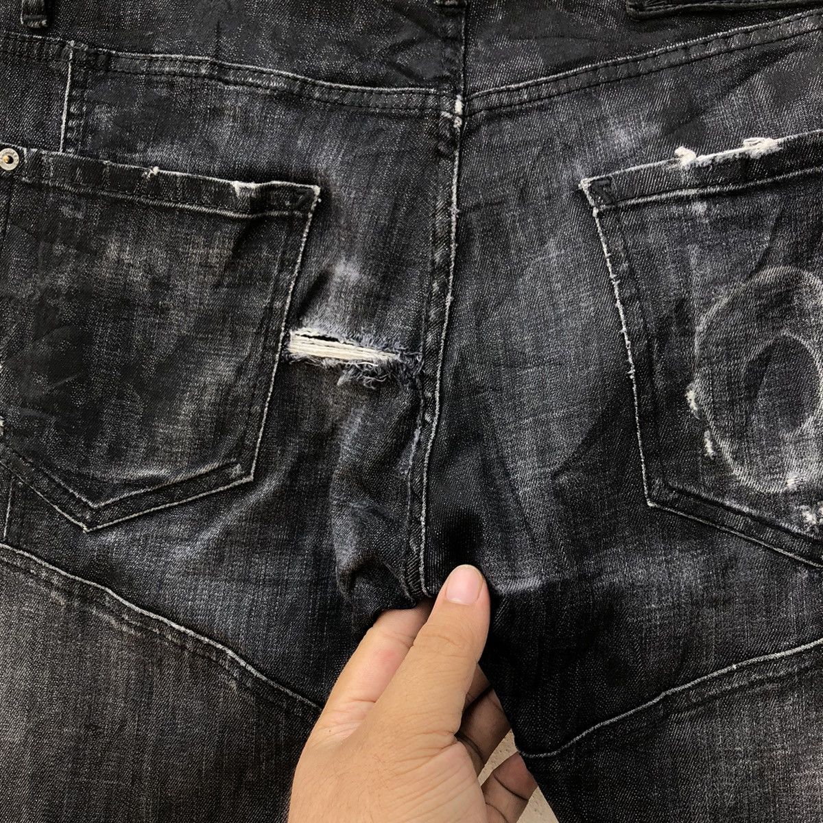 Dsquared2 DSQUARED2 DISTESSED DENIM SKINNY Size US 33 - 12 Thumbnail