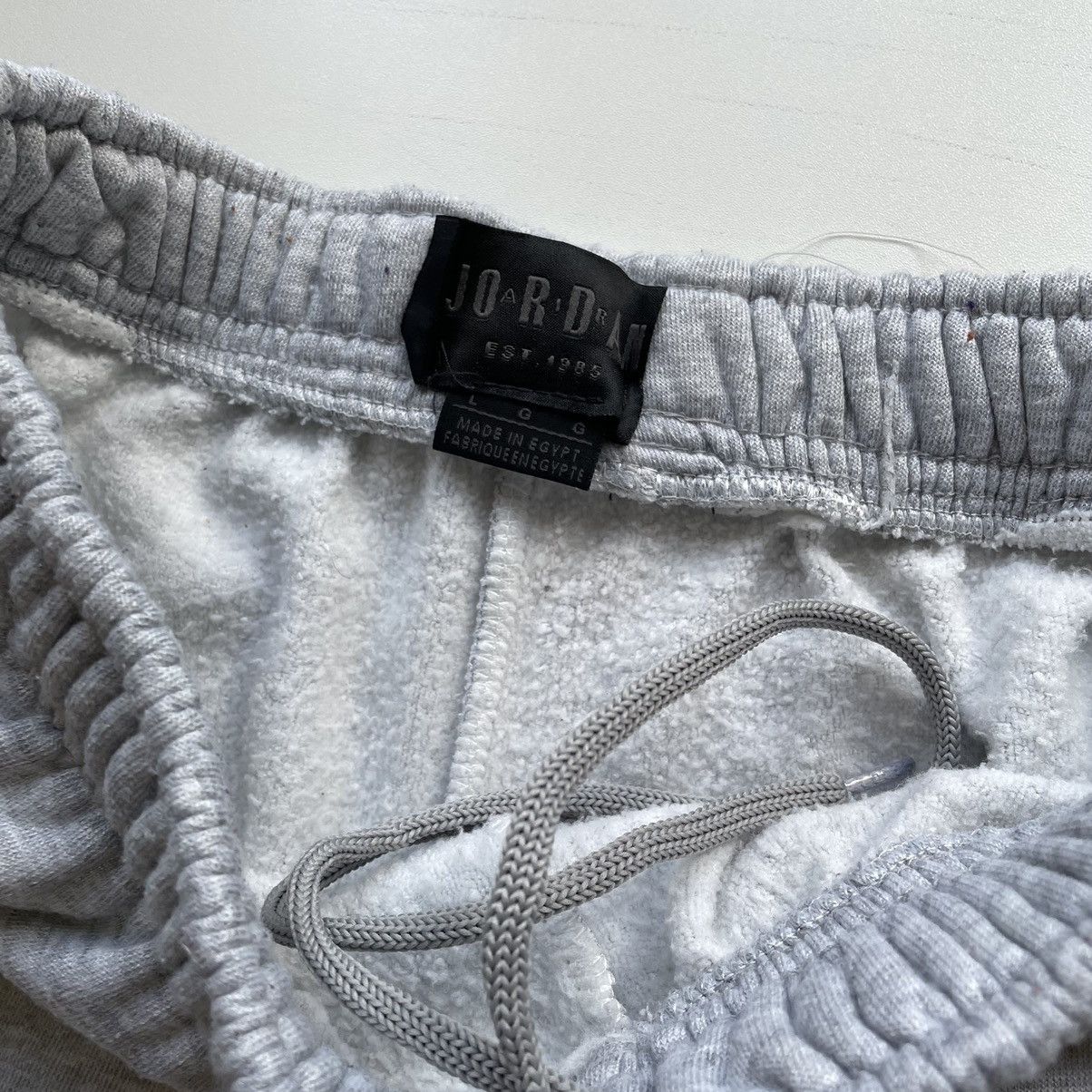 Jordan Brand Vintage 2000s Air Jordan Embroidered Grey Sweatpants rare Size US 30 / EU 46 - 5 Thumbnail