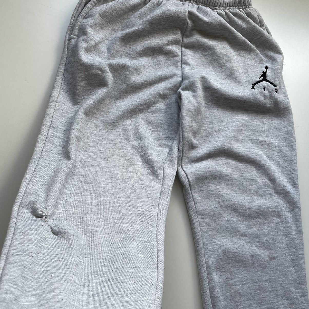 Jordan Brand Vintage 2000s Air Jordan Embroidered Grey Sweatpants rare Size US 30 / EU 46 - 3 Thumbnail