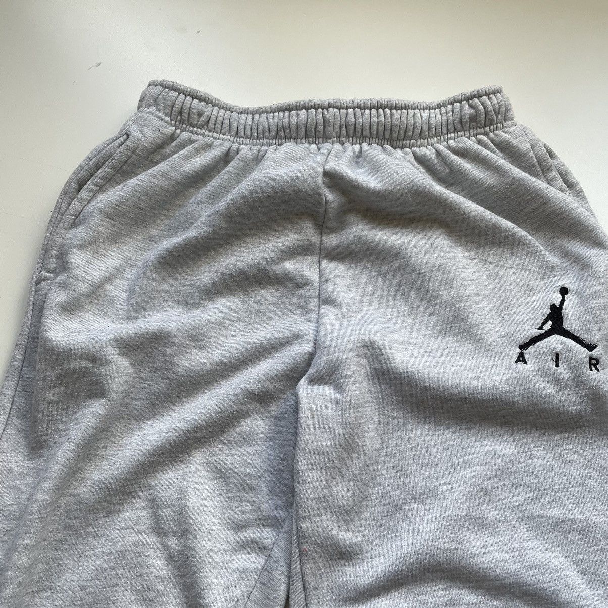 Jordan Brand Vintage 2000s Air Jordan Embroidered Grey Sweatpants rare Size US 30 / EU 46 - 2 Thumbnail