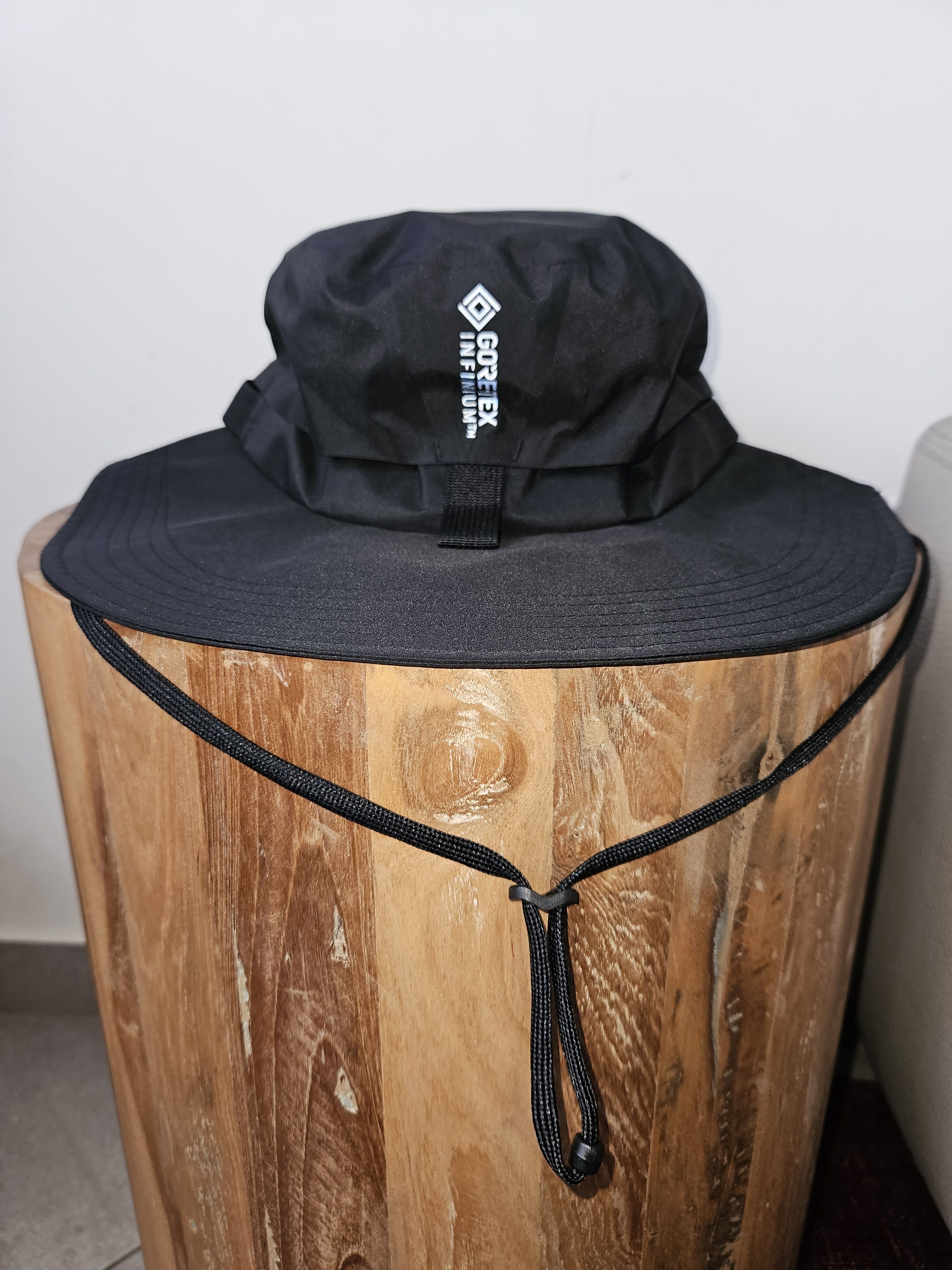 完売品 NIKE ACG GORE-TEX BUCKET HAT カラビナ付 完売品 NIKE ACG GORE-TEX BUCKET HAT カラビナ付 - メルカリ