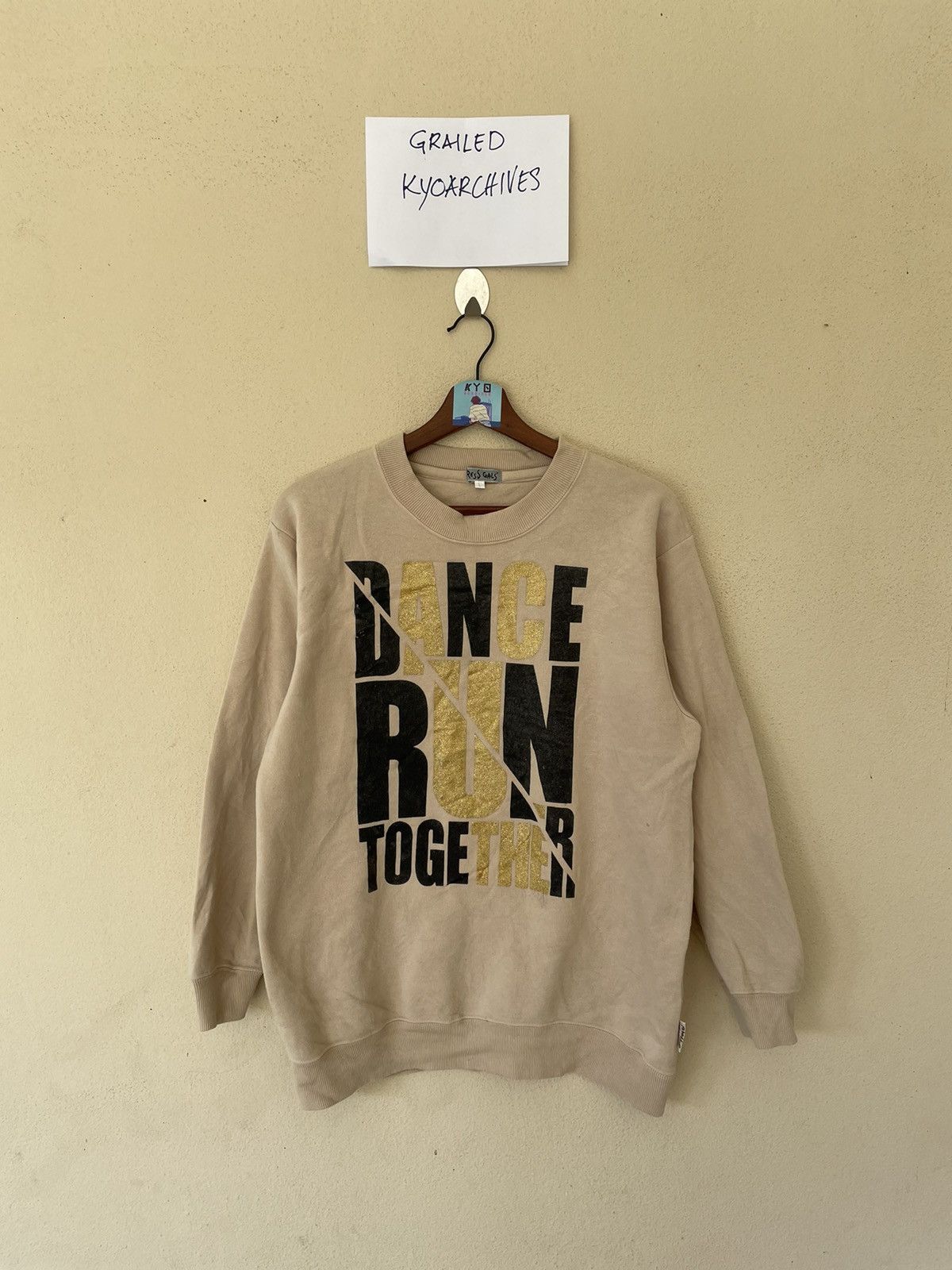 Japanese Brand × Vintage VINTAGE PRESS GAL DANCE RUN SWEATSHIRT Size US L / EU 52-54 / 3 - 1 Thumbnail
