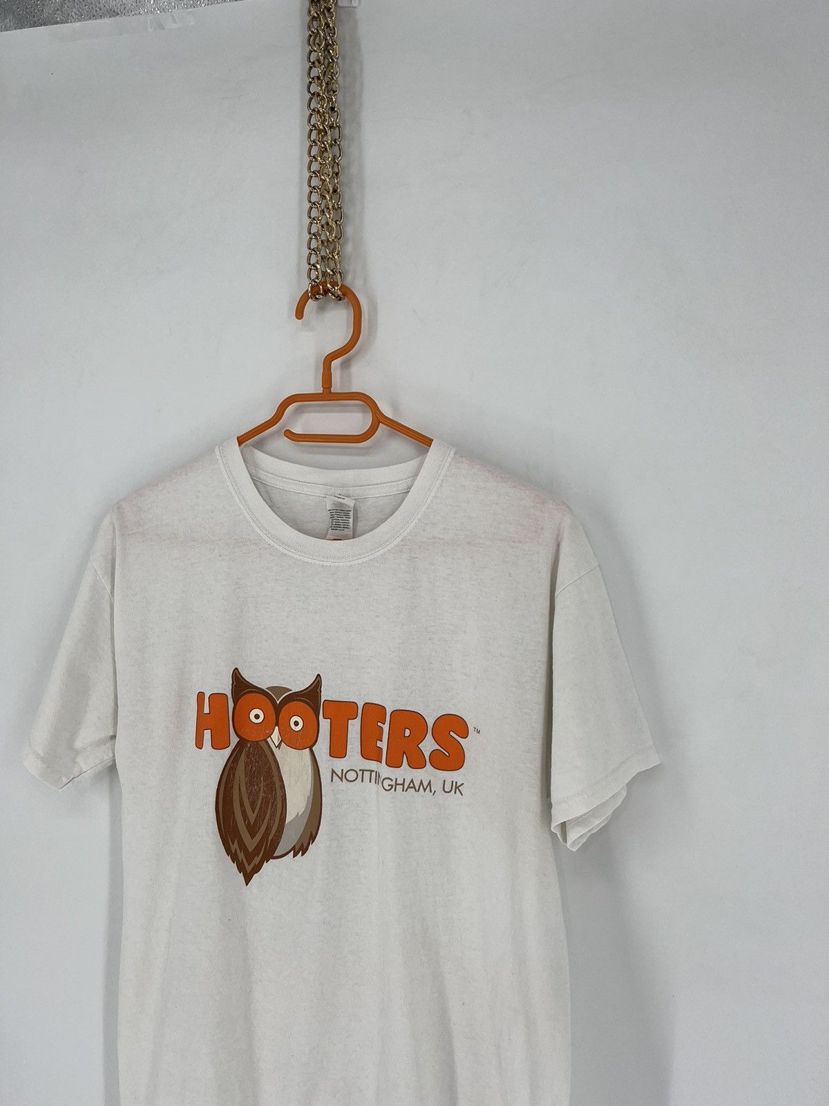 Band Tees × Vintage Vintage Y2K Hooters "Nottingham United Kingdom" Band tee Size US M / EU 48-50 / 2 - 3 Thumbnail