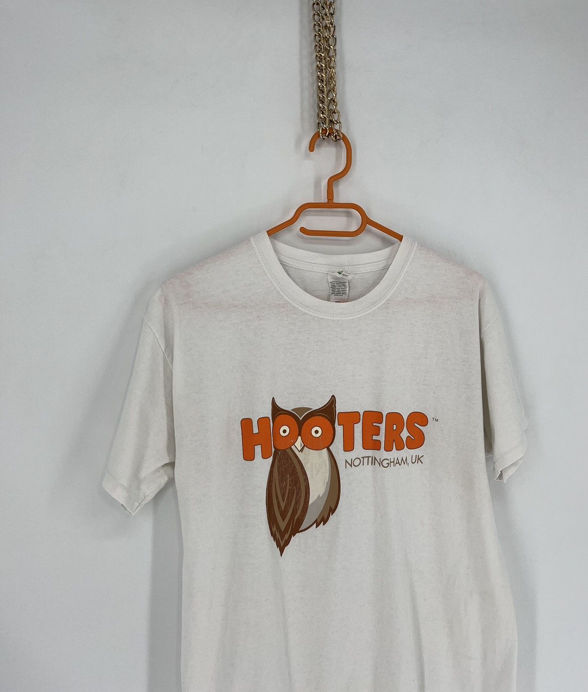 Band Tees × Vintage Vintage Y2K Hooters "Nottingham United Kingdom" Band tee Size US M / EU 48-50 / 2 - 2 Thumbnail