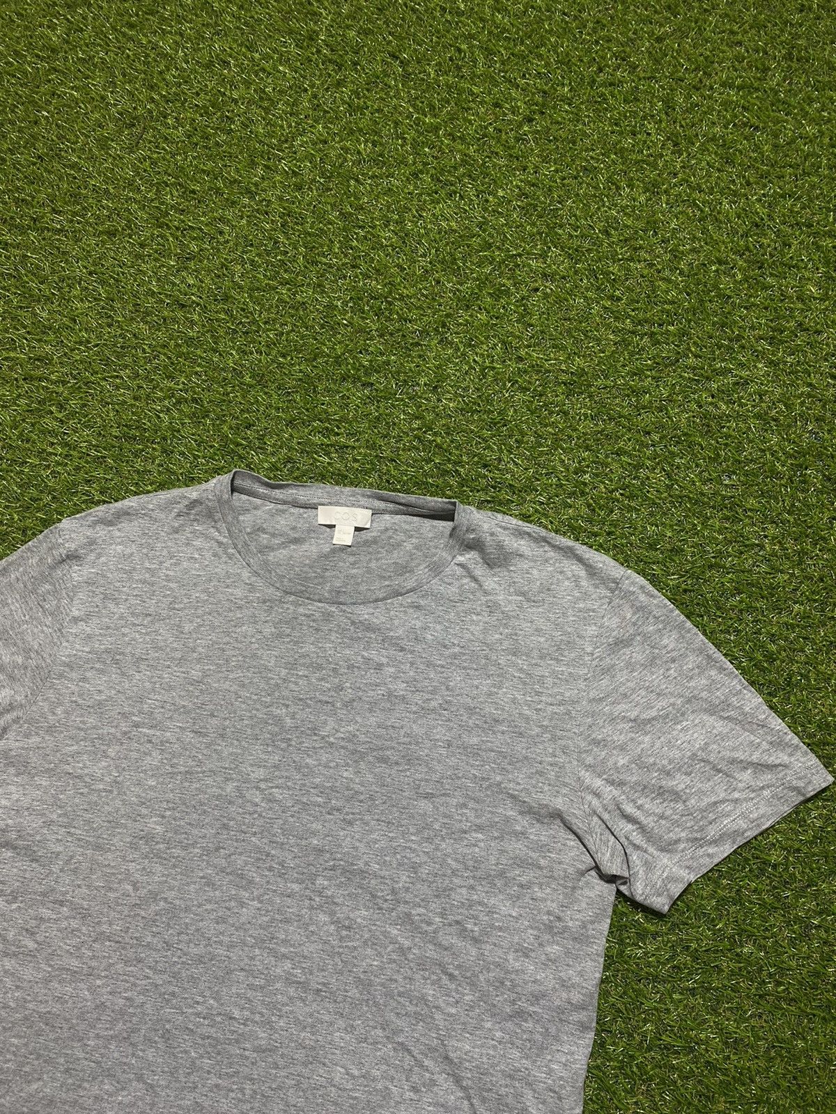 Cos Vintage Cos tee streetwear y2k casual style size L Size US L / EU 52-54 / 3 - 1 Thumbnail