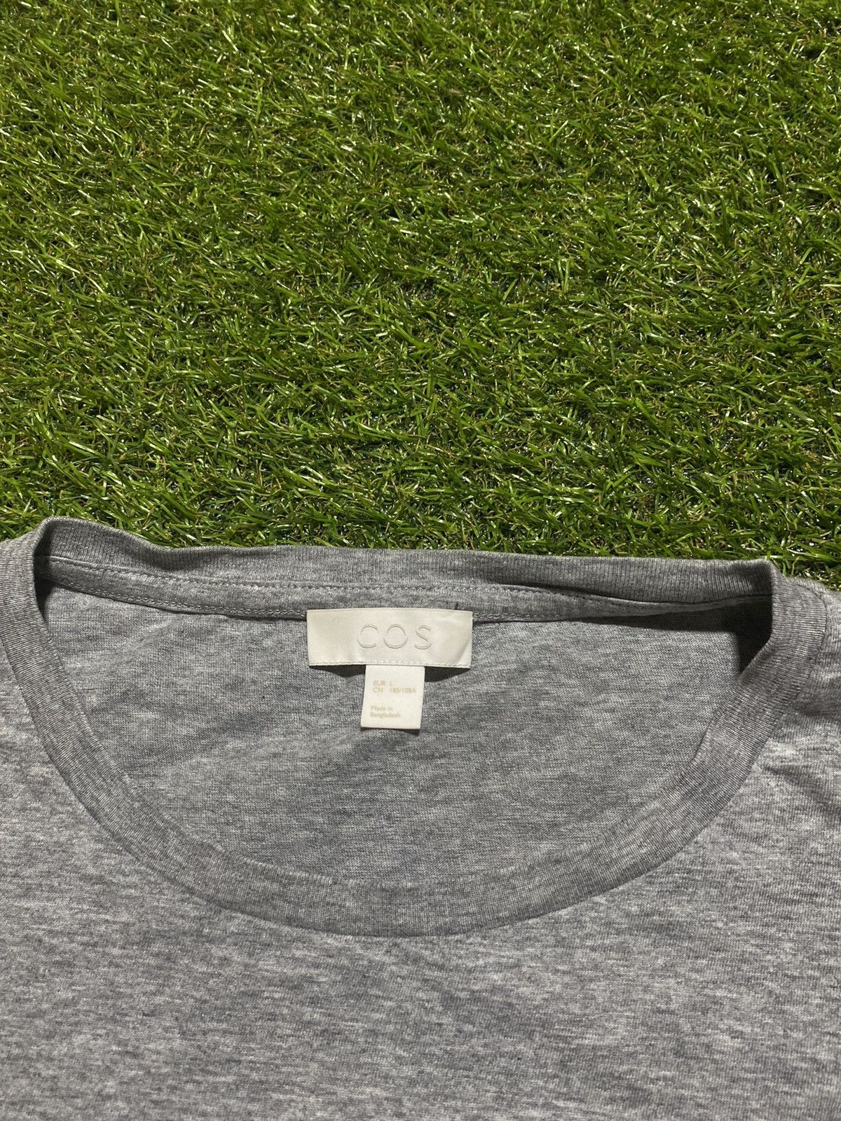 Cos Vintage Cos tee streetwear y2k casual style size L Size US L / EU 52-54 / 3 - 3 Thumbnail