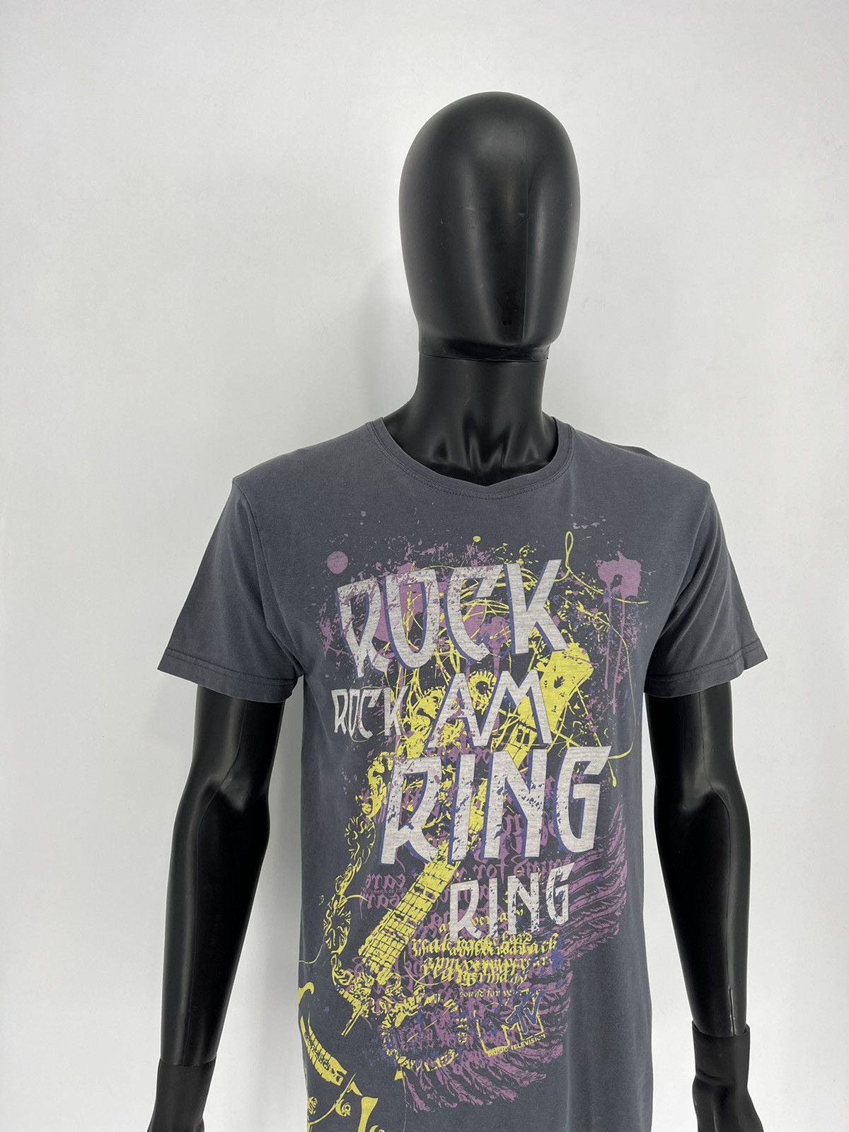 Band Tees Vintage Y2K rock ring festival kiss muse rammstein 2010 Size US S / EU 44-46 / 1 - 3 Thumbnail