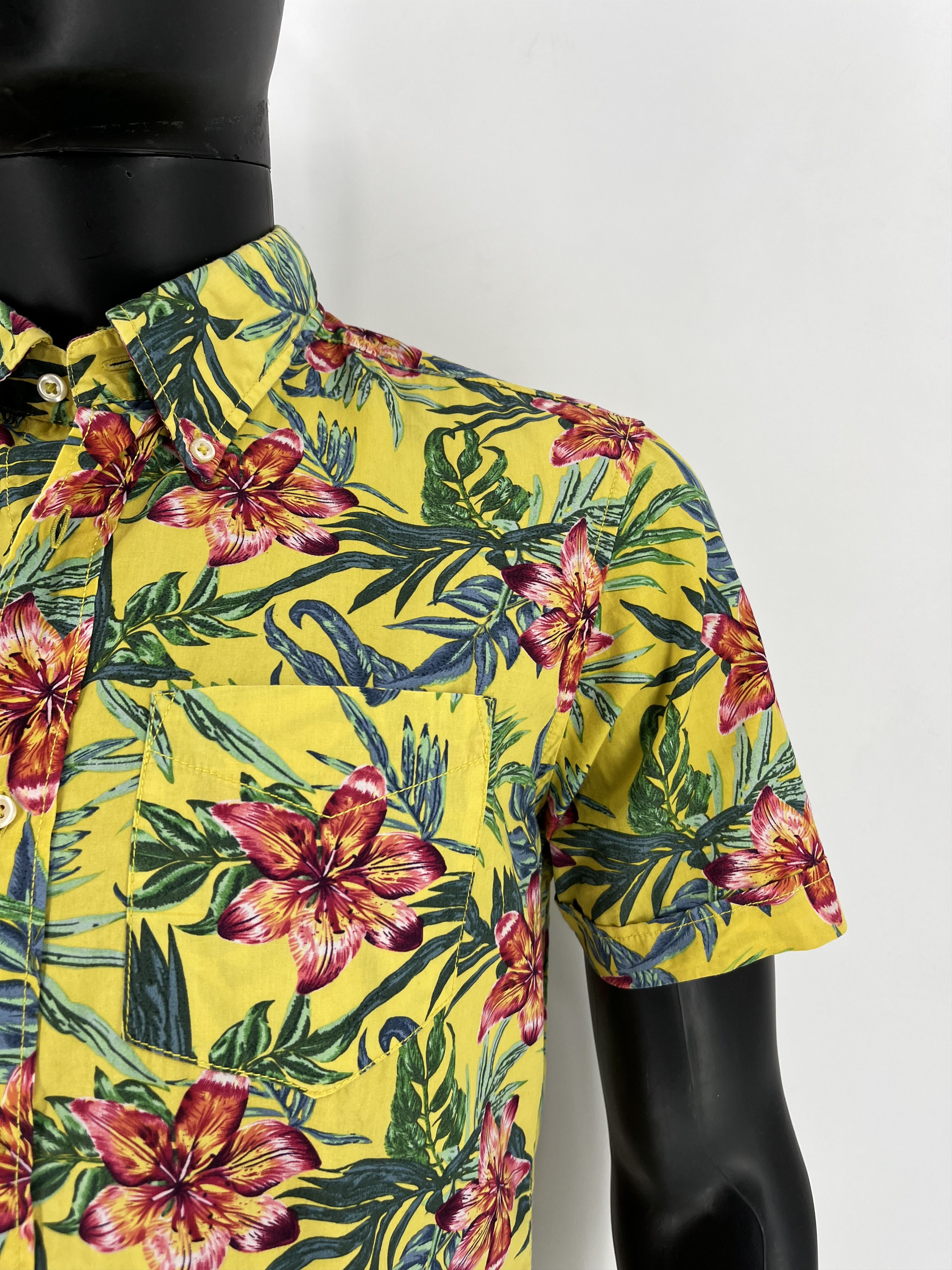 Vintage Vintage 90s Aloha Wear Hawaiian floral Shirt Summer American Size US M / EU 48-50 / 2 - 7 Thumbnail