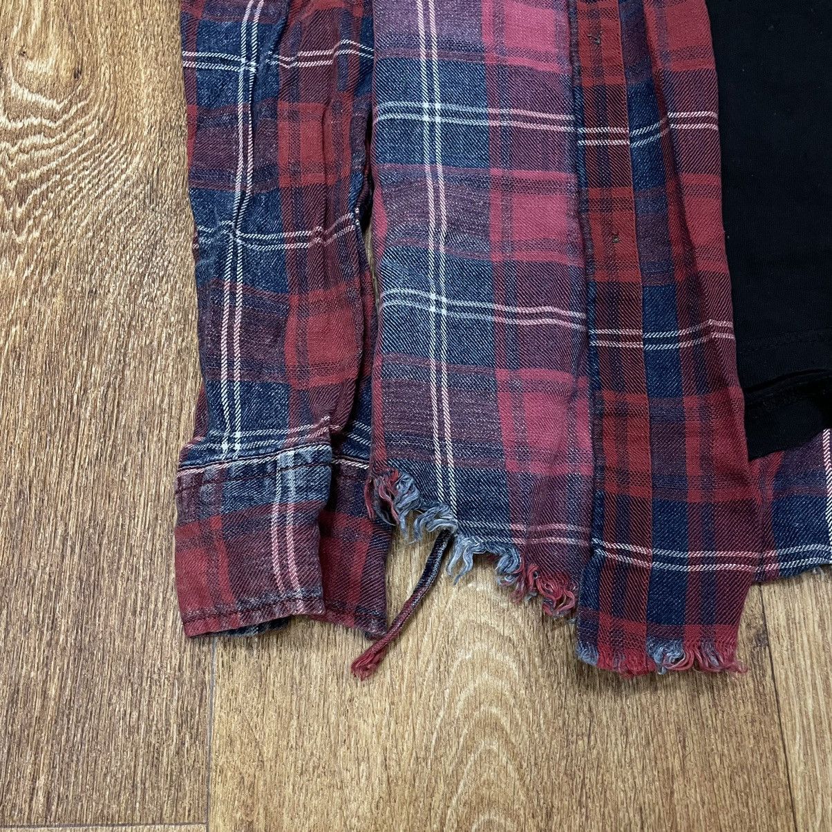Vintage Vintage Y2K Plaid Shirt AC/DC Band Tee Grunge Streetwear M Size US M / EU 48-50 / 2 - 4 Thumbnail