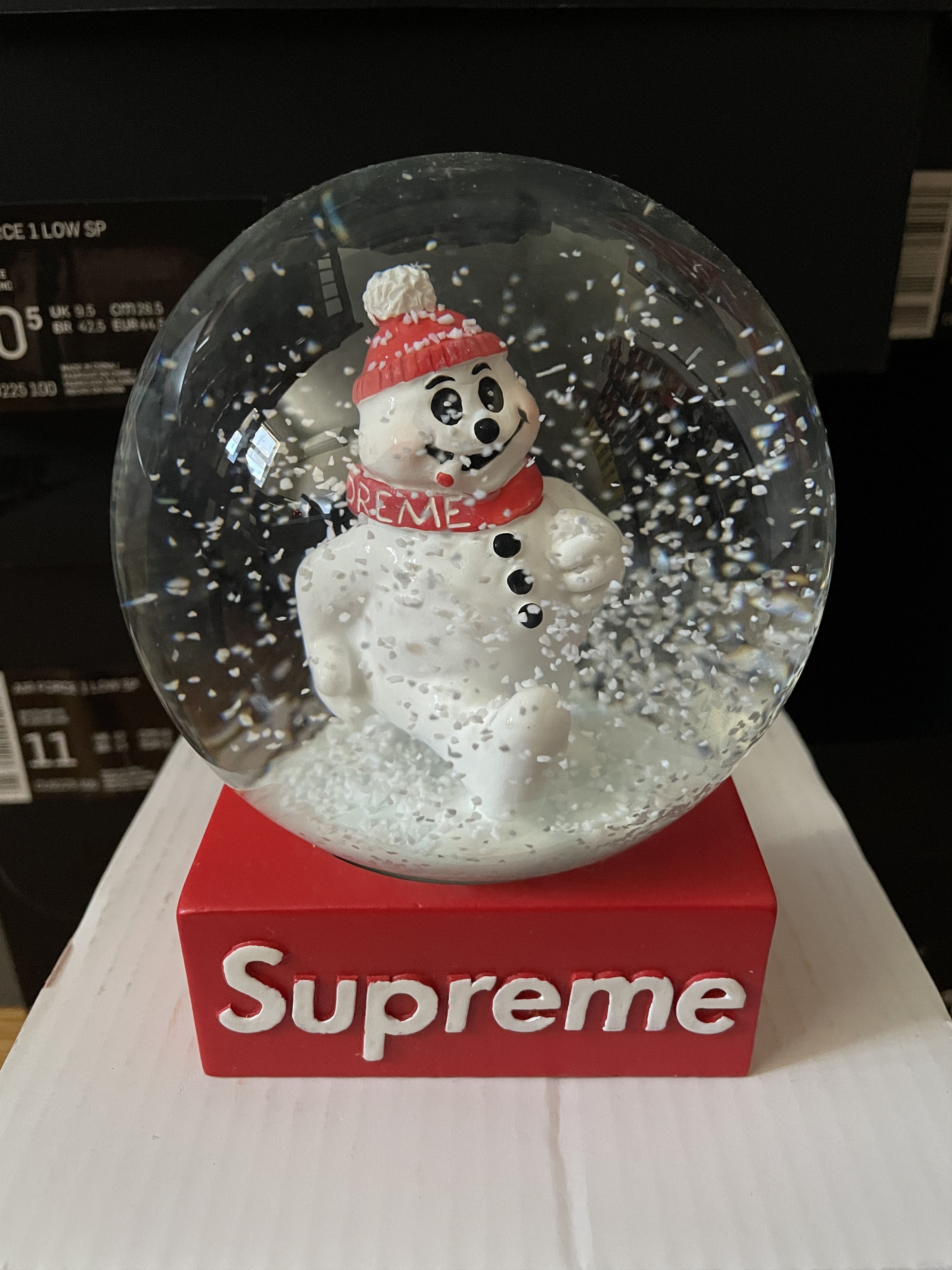 Supreme Supreme Snowman Snowglobe Cigarette NEW Red White FW21 Size ONE SIZE - 6 Thumbnail