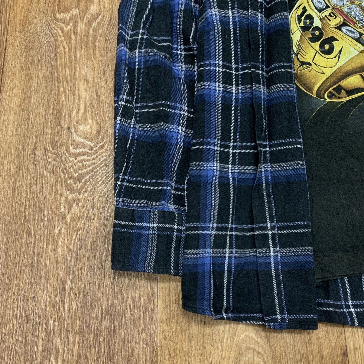 Vintage Vintage 90s Navy Plaid Shirt Graphic Tee Layering Skate M Size US M / EU 48-50 / 2 - 3 Thumbnail