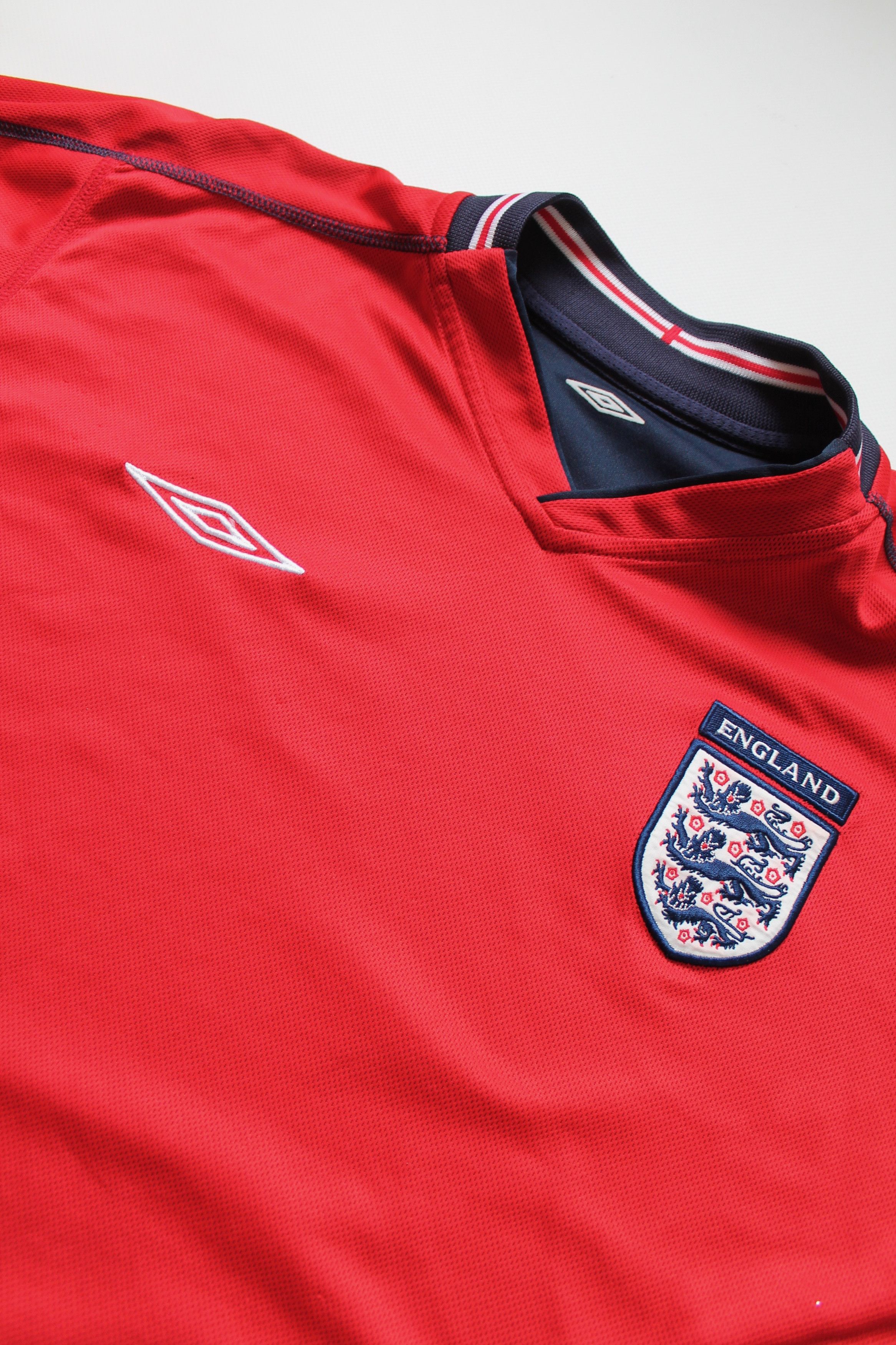 Umbro 2002 ENGLAND soccer Jersey Reversible Double sided UMBRO Size US L / EU 52-54 / 3 - 11 Thumbnail