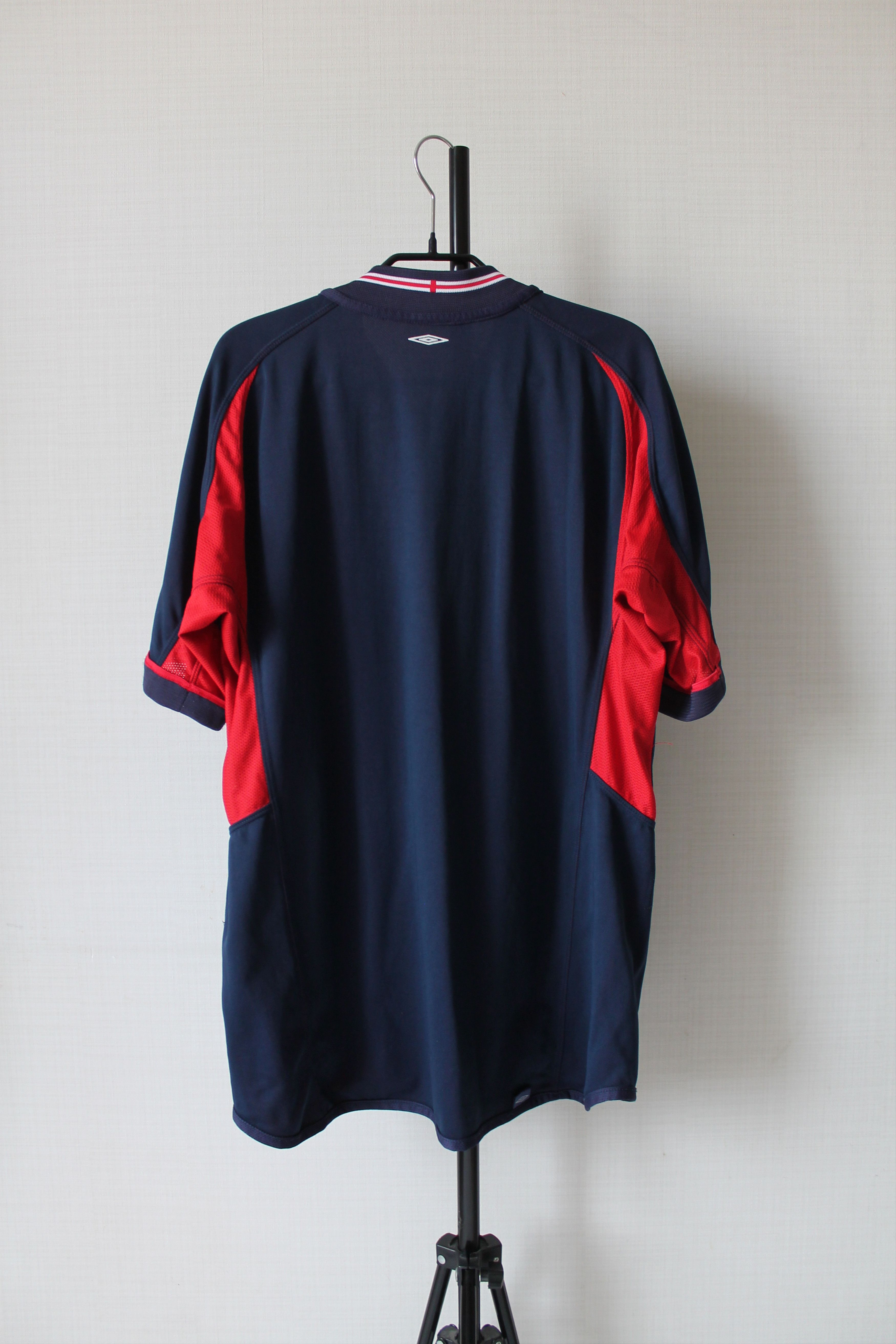 Umbro 2002 ENGLAND soccer Jersey Reversible Double sided UMBRO Size US L / EU 52-54 / 3 - 5 Thumbnail
