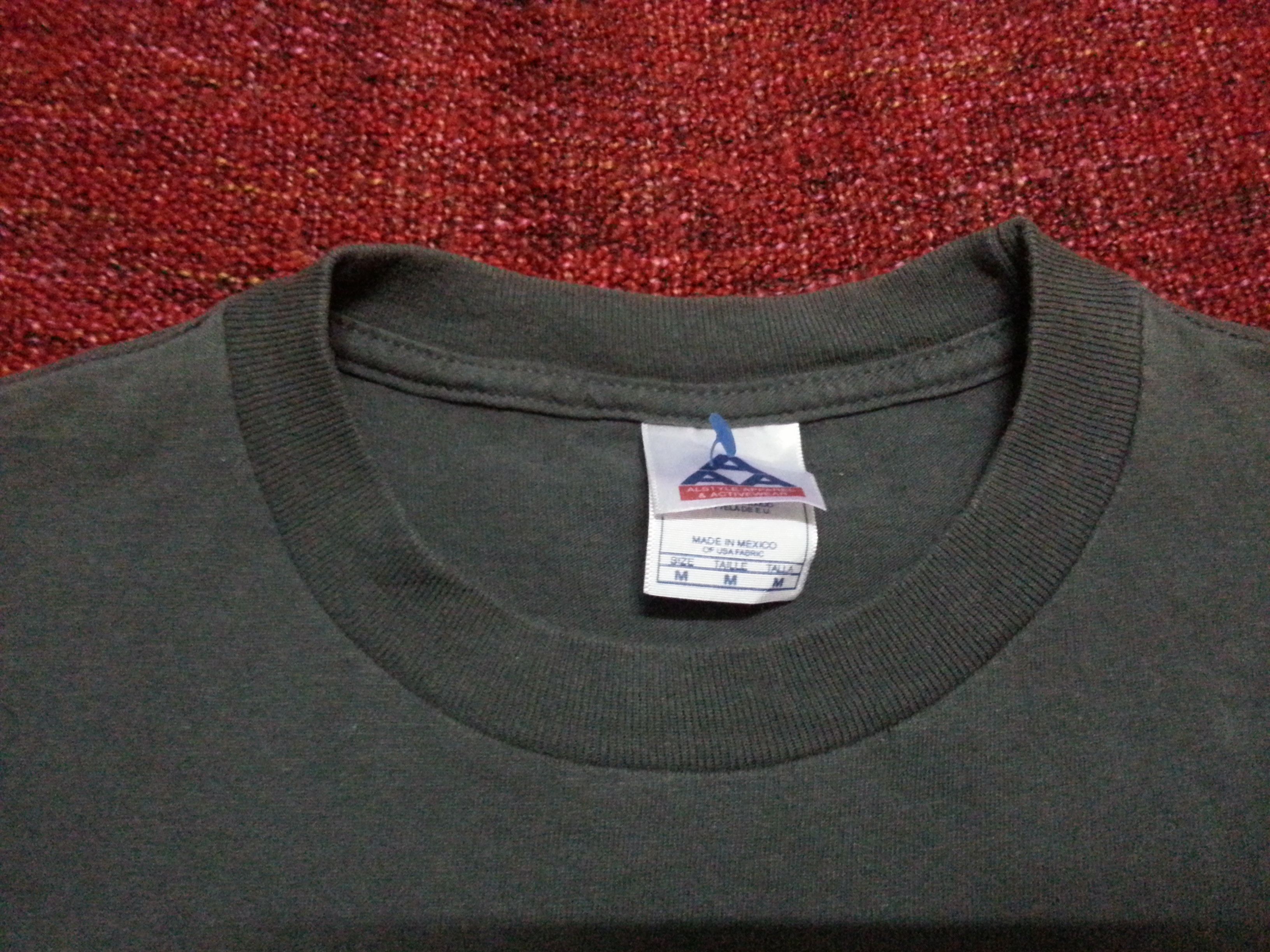Vintage Rare vintage y2k Monty Python Holy Grail tee Cult Comedy Size US M / EU 48-50 / 2 - 5 Thumbnail