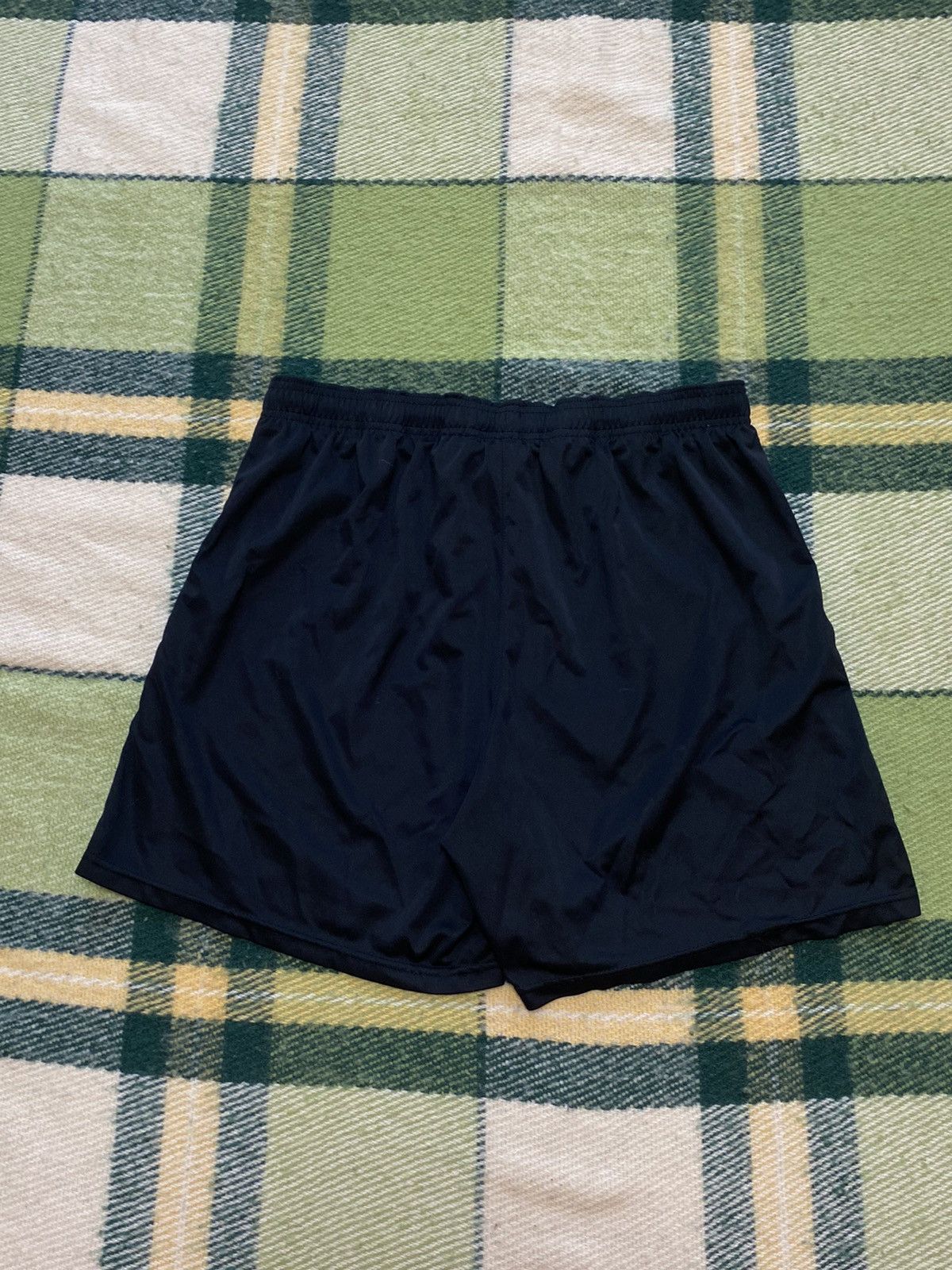 Nike Vintage Nike shorts streetwear swoosh casual y2k size L Size US 34 / EU 50 - 2 Thumbnail