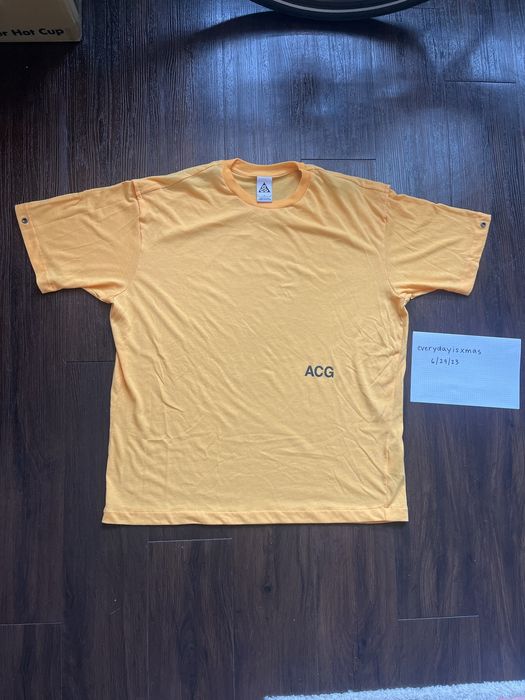 Nike acg hotsell variable tee