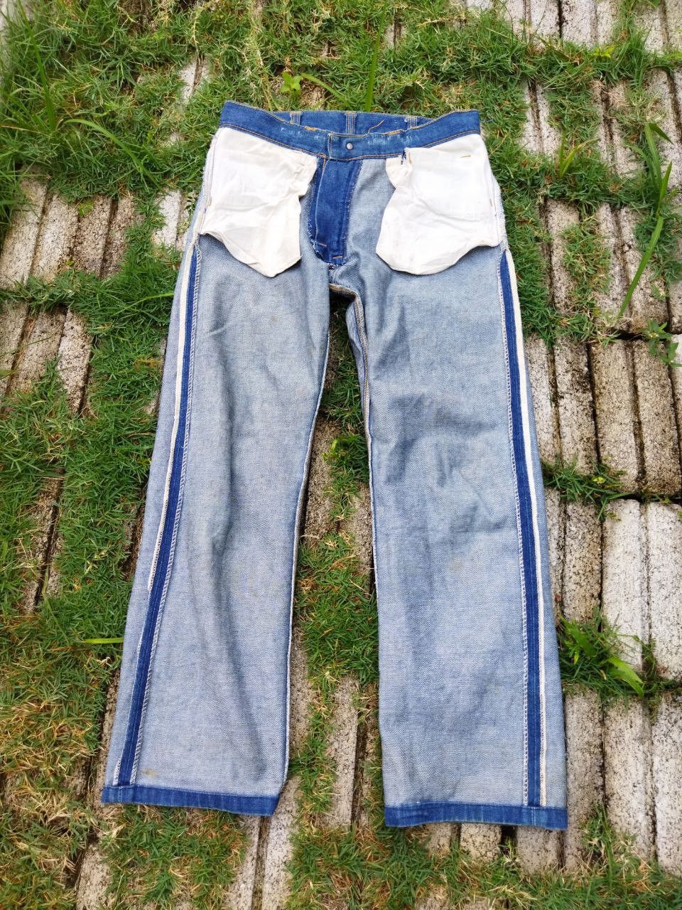 Wrangler Vintage Wrangler Blue Denim Jeans - Size 29 Size US 29 - 15 Thumbnail
