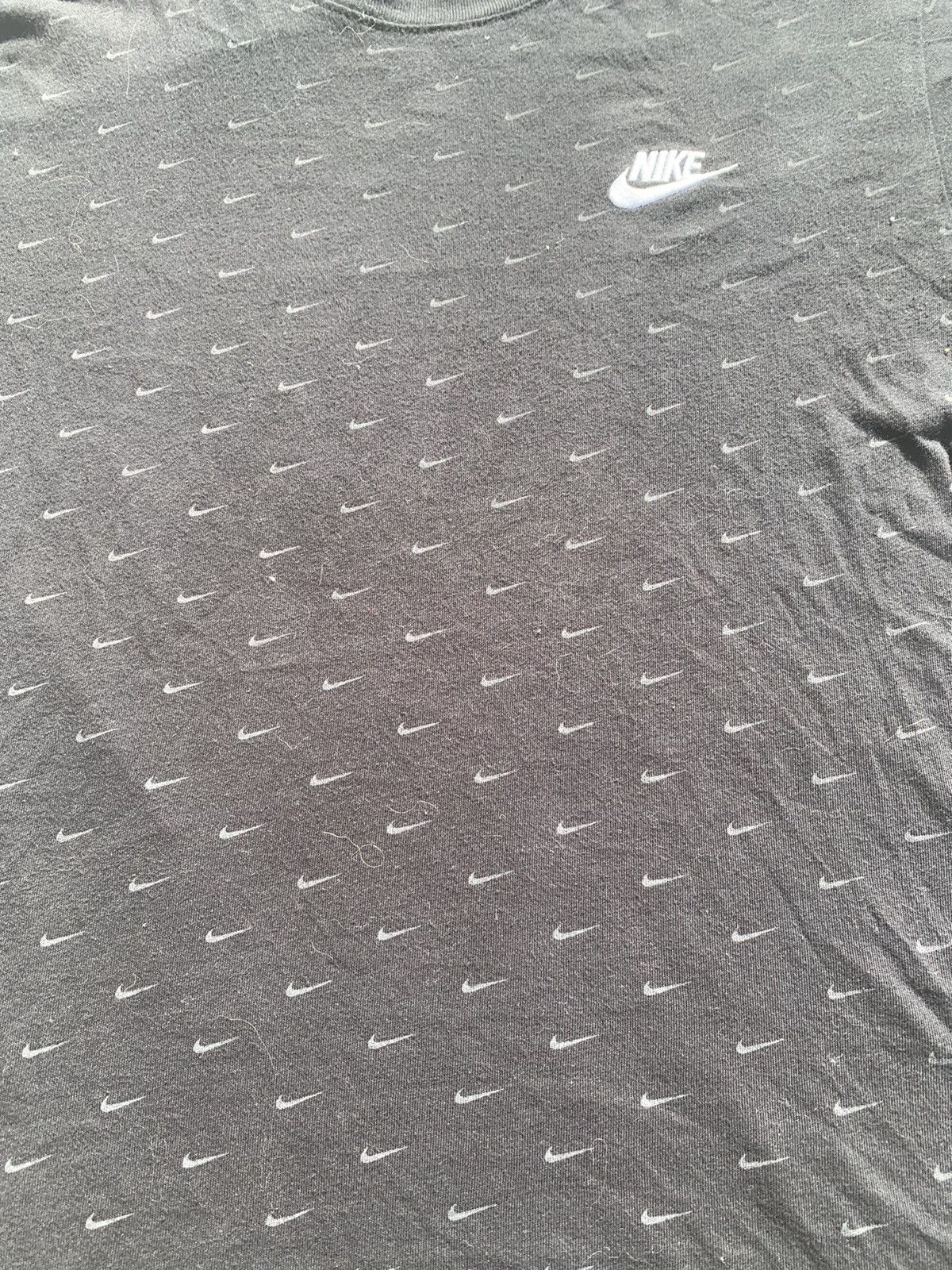 Nike Nike Swoosh Monogram Tee (S) Size US S / EU 44-46 / 1 - 5 Thumbnail
