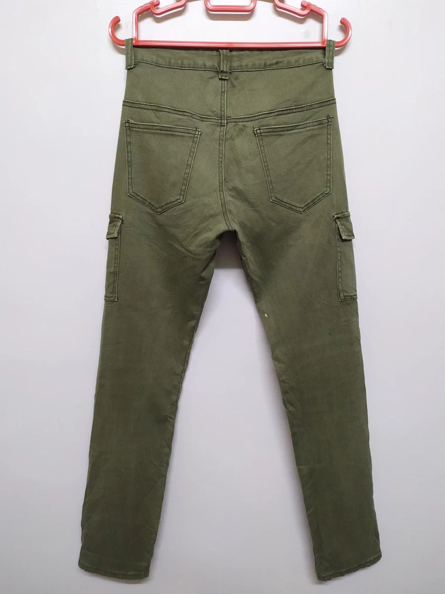 Japanese Brand INVISIBLE FADED SKINNY CARGO PANTS Size US 30 / EU 46 - 4 Thumbnail