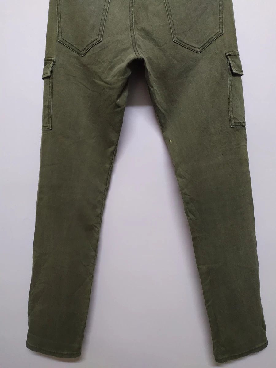 Japanese Brand INVISIBLE FADED SKINNY CARGO PANTS Size US 30 / EU 46 - 6 Thumbnail