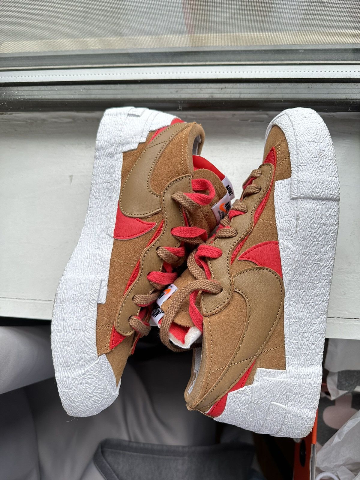 Nike × Sacai “British Tan” sacai Nike Blazer Low Size US 8 / EU 41 - 3 Thumbnail