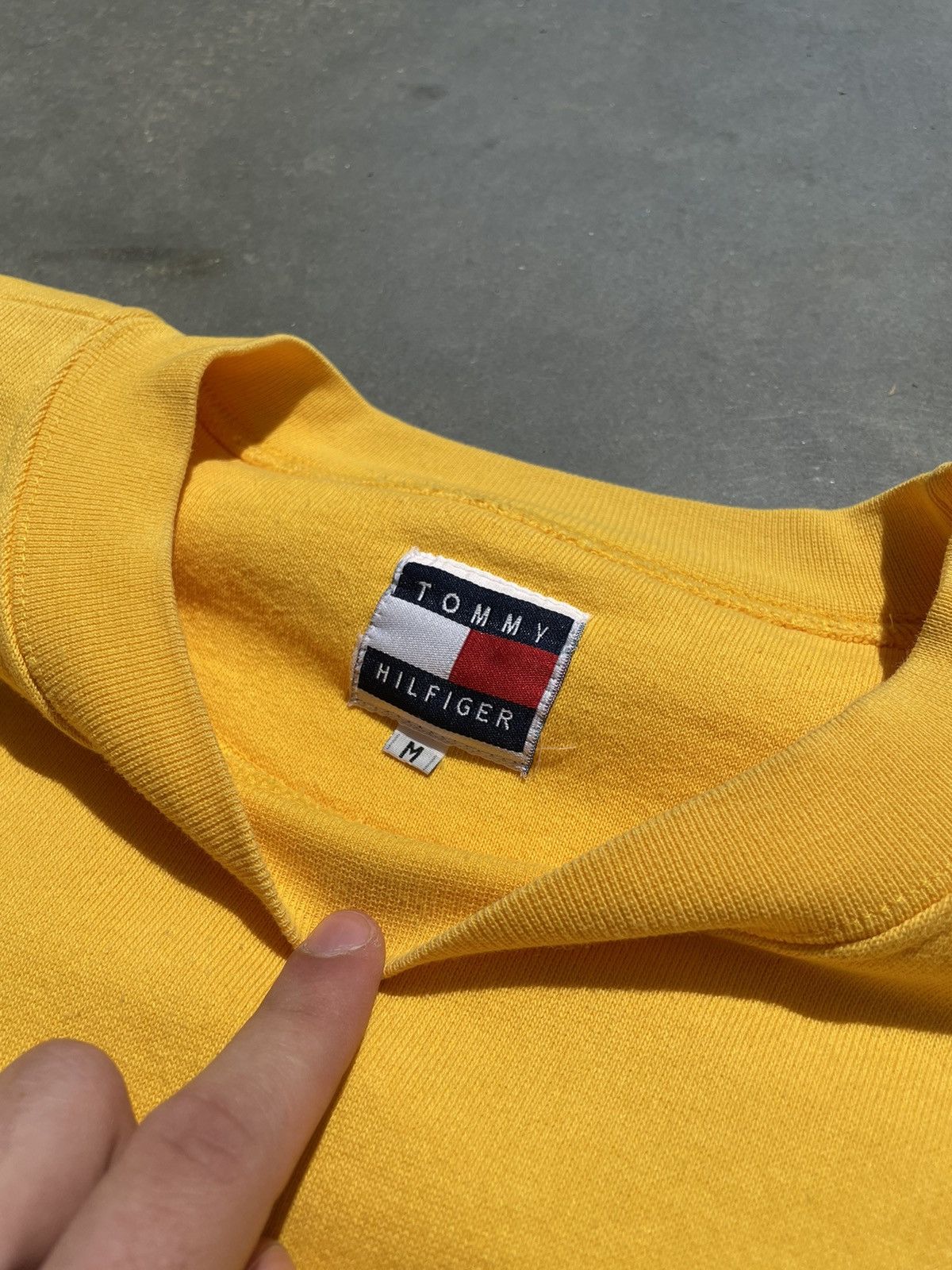 Tommy Hilfiger × Vintage Vintage Tommy Hilfiger Streetwear Sweatshirt Size US M / EU 48-50 / 2 - 3 Thumbnail