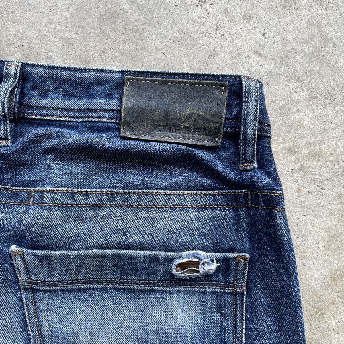Diesel Vintage Diesel Distressed Faded Denim Jeans Pants Fly Button Size US 32 / EU 48 - 10 Thumbnail