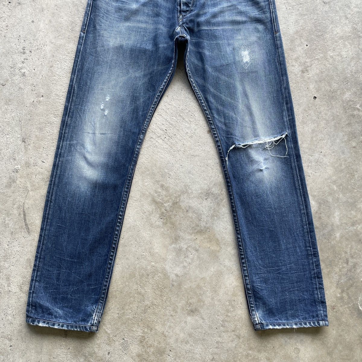 Diesel Vintage Diesel Distressed Faded Denim Jeans Pants Fly Button Size US 32 / EU 48 - 4 Thumbnail