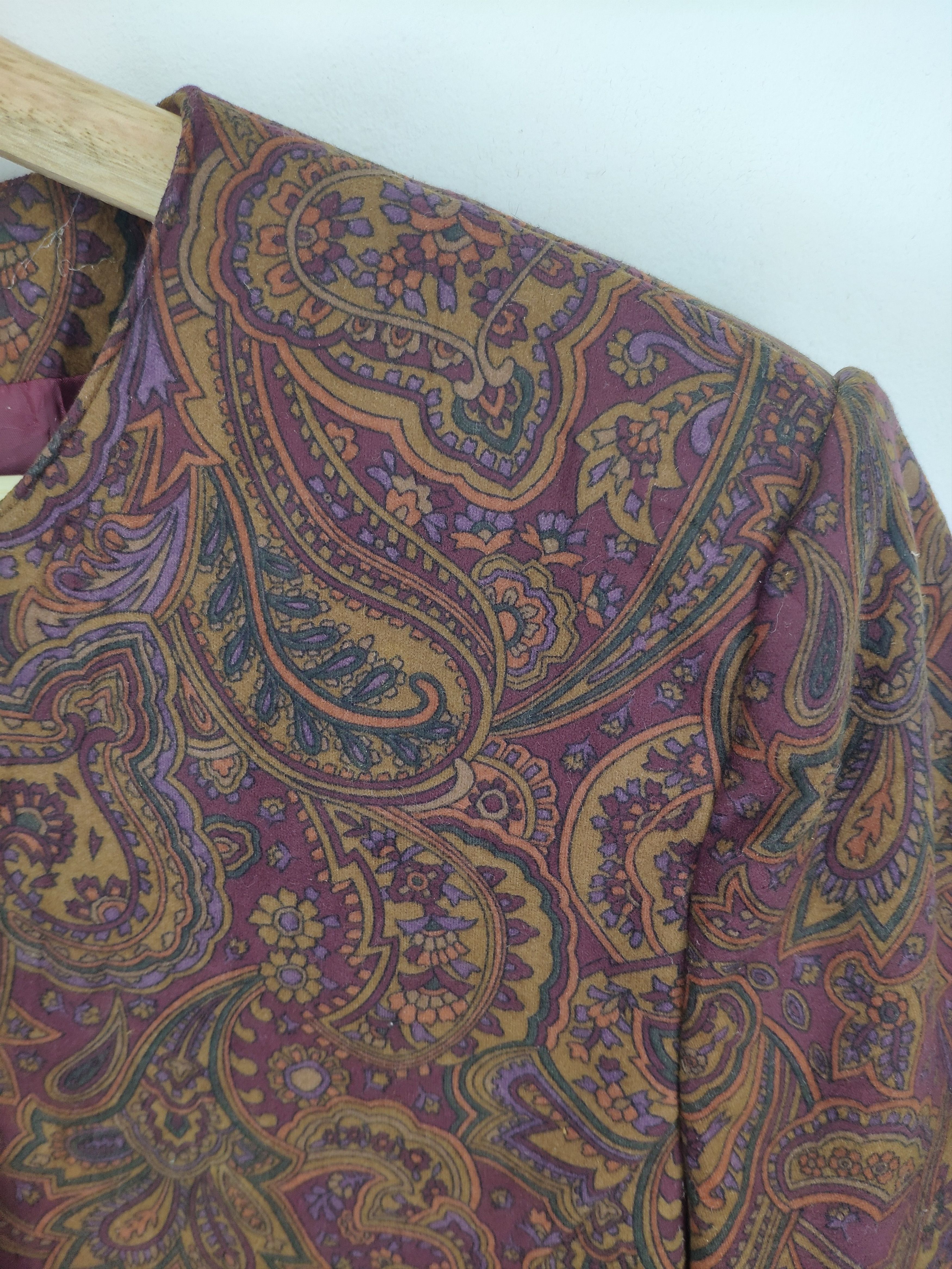 Japanese Brand × Vintage Vintage Japanese Velvet Coat Blazer Jacket Fullprint Size M / US 6-8 / IT 42-44 - 8 Thumbnail