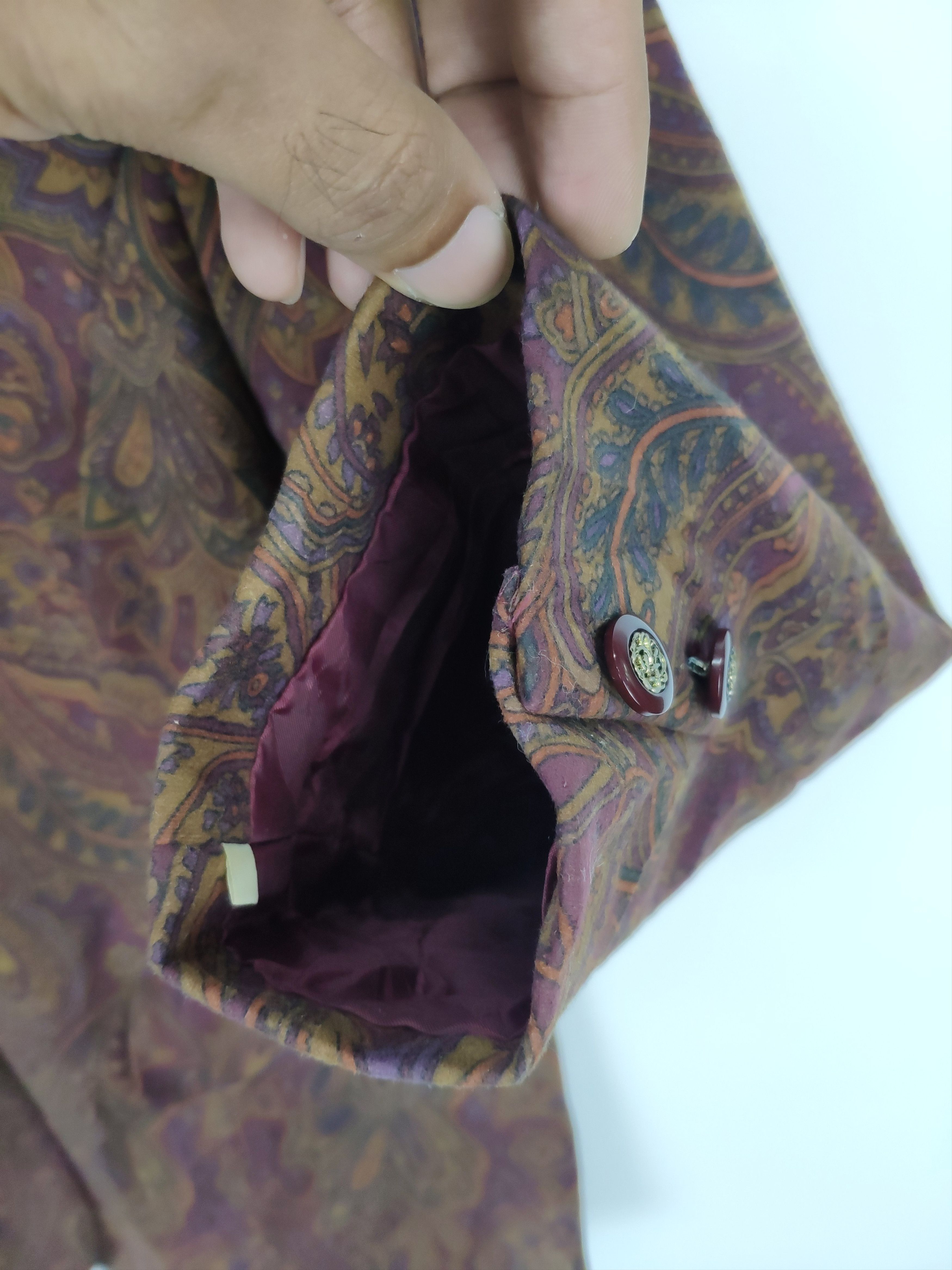 Japanese Brand × Vintage Vintage Japanese Velvet Coat Blazer Jacket Fullprint Size M / US 6-8 / IT 42-44 - 4 Thumbnail