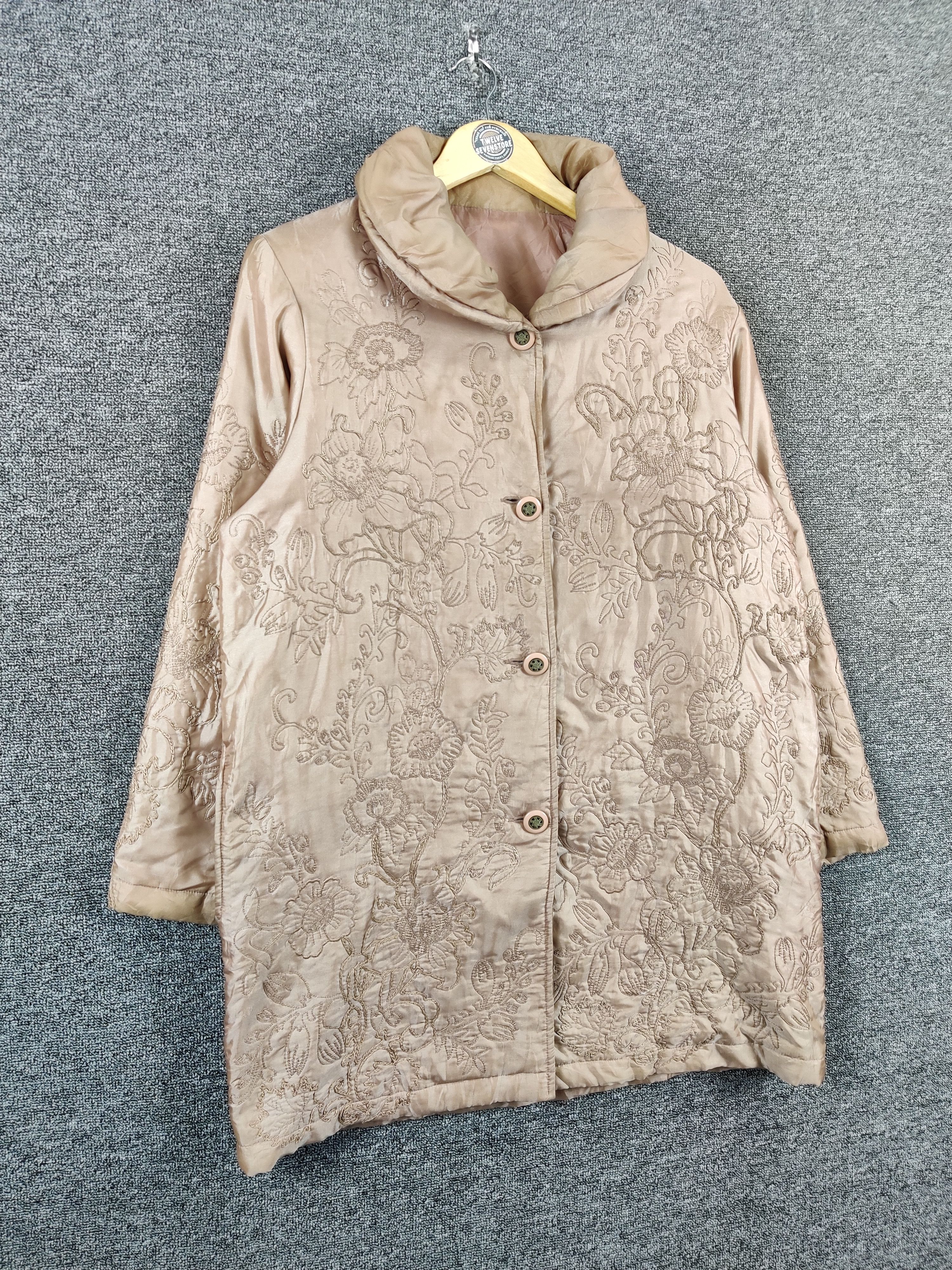 The Unbranded Brand Vintage Unbranded Floral Buttons Up Jacket Size US M / EU 48-50 / 2 - 6 Thumbnail