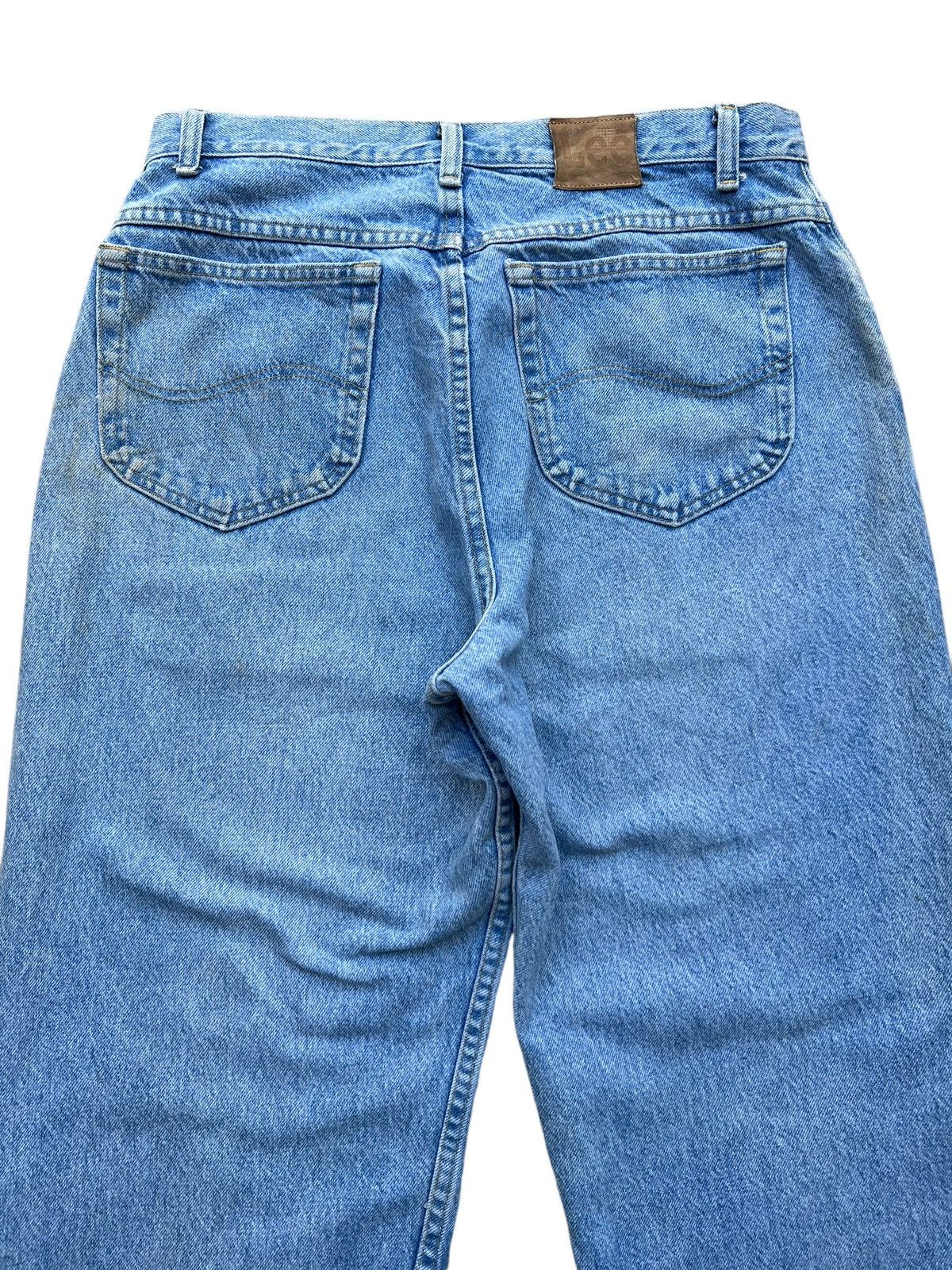 Lee × Vintage Vintage Lee Light Wash Wide Denim Jeans 31x32 Size US 31 - 5 Thumbnail
