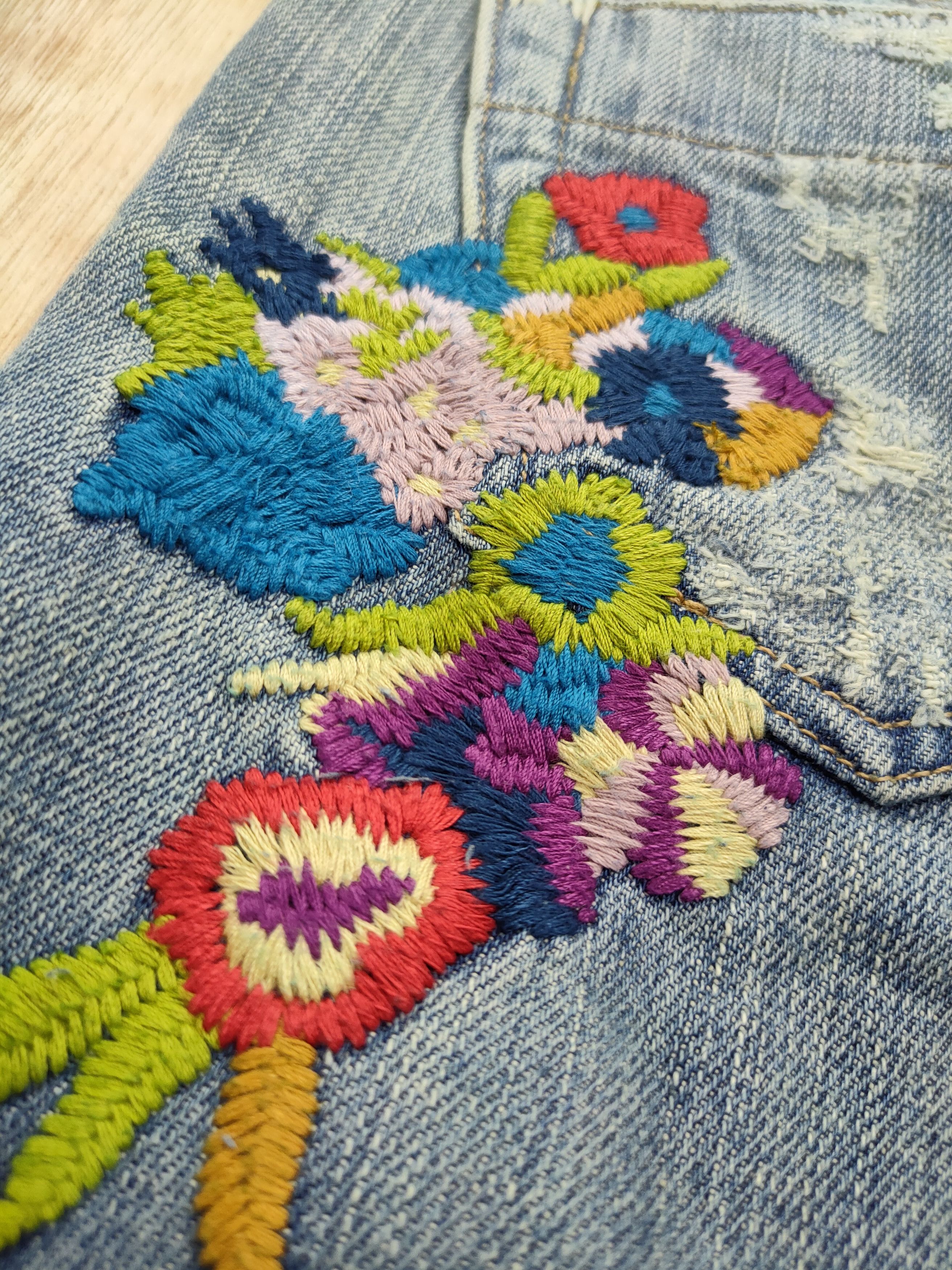 Joe's DL joe's jeans Bootcut art embroidered denim pants #46-010 Size 24" / US 00 / IT 34 - 8 Thumbnail