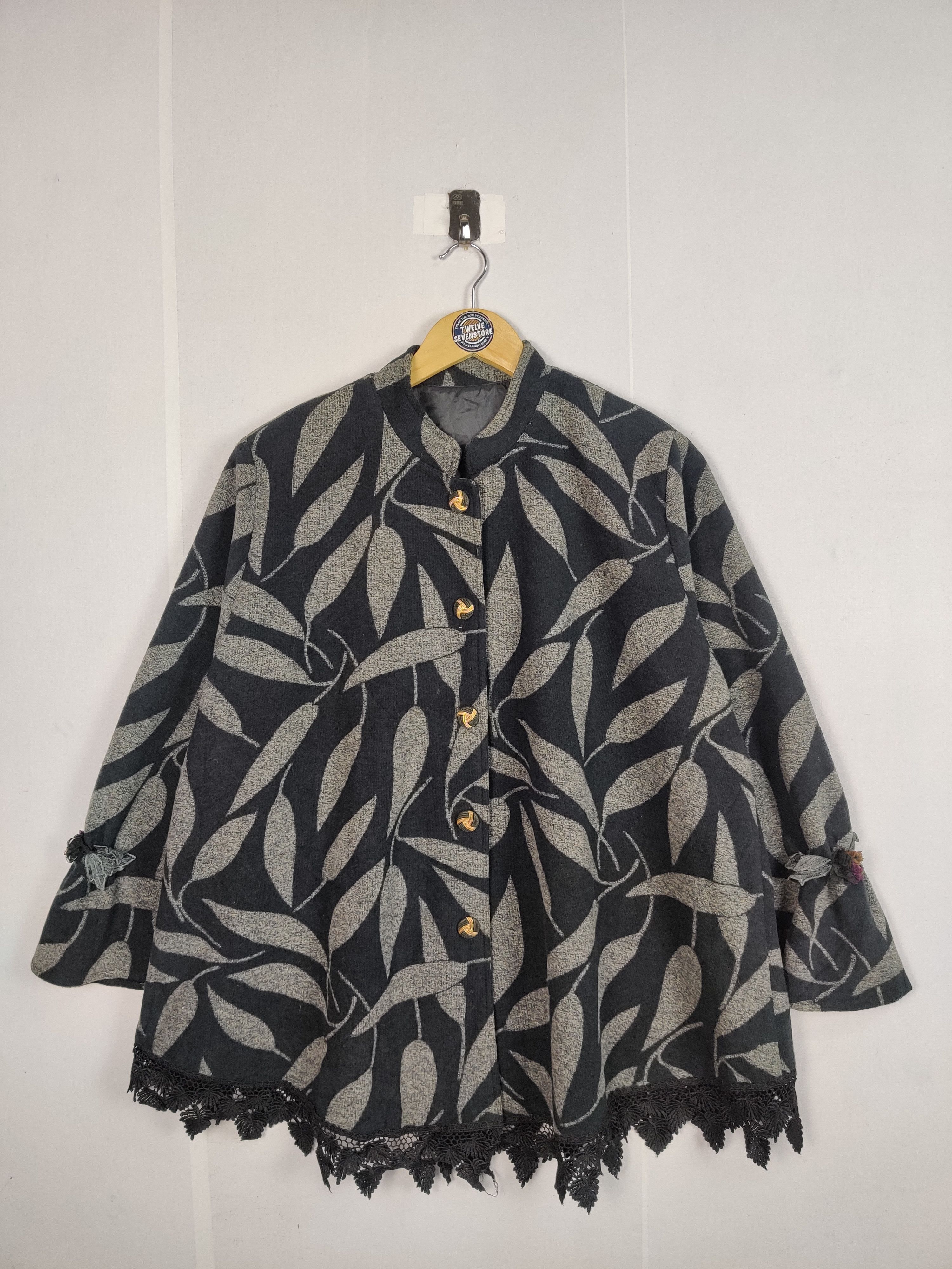 The Unbranded Brand Vintage Cardigan Unbranded Buttons Ups Nice Design Size US XXL / EU 58 / 5 - 1 Thumbnail