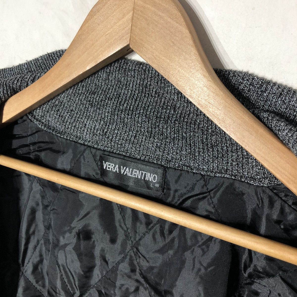 Vintage VINTAGE VERA VALENTINO LIGHT CARDIGAN NICE DESIGN Size US L / EU 52-54 / 3 - 9 Thumbnail
