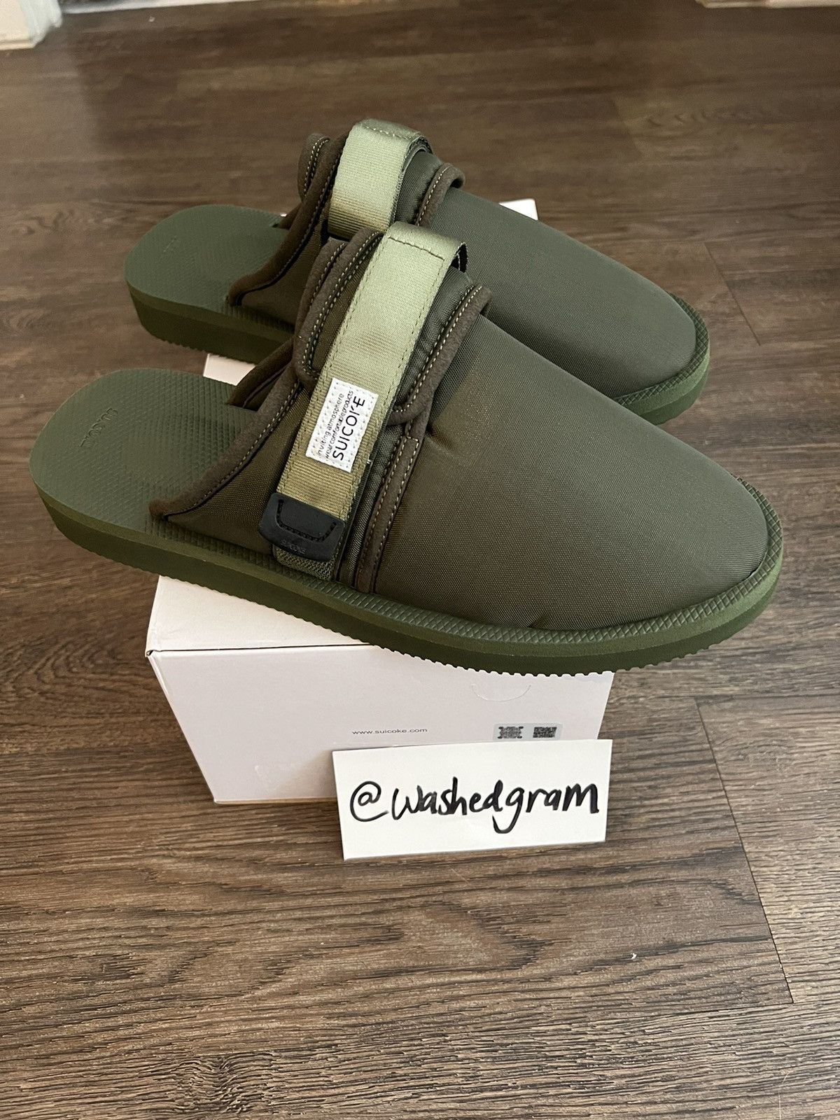 suicoke green sandals