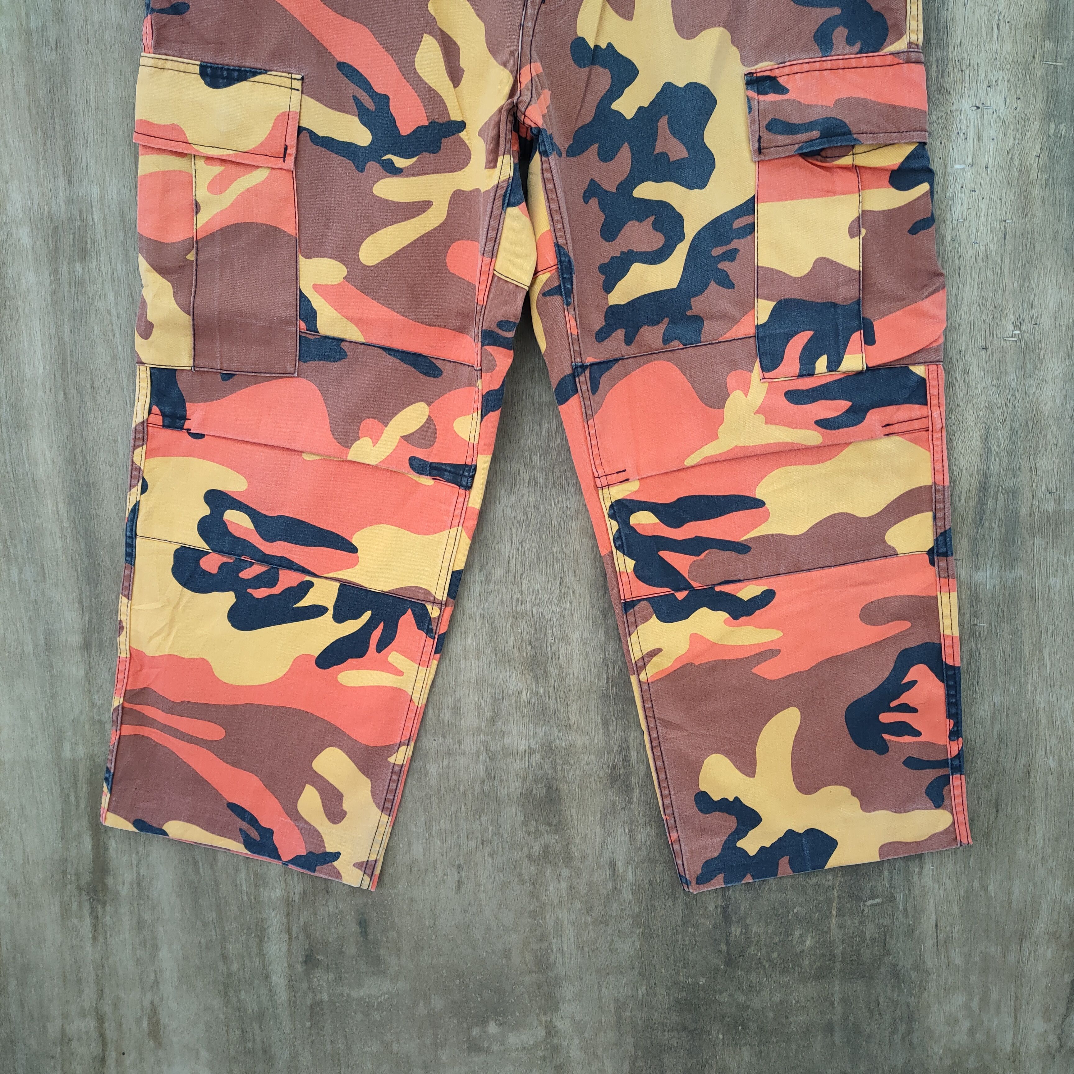Jungles MILITARY CAMO CROPPED CARGO PANTS Size US 34 / EU 50 - 6 Thumbnail