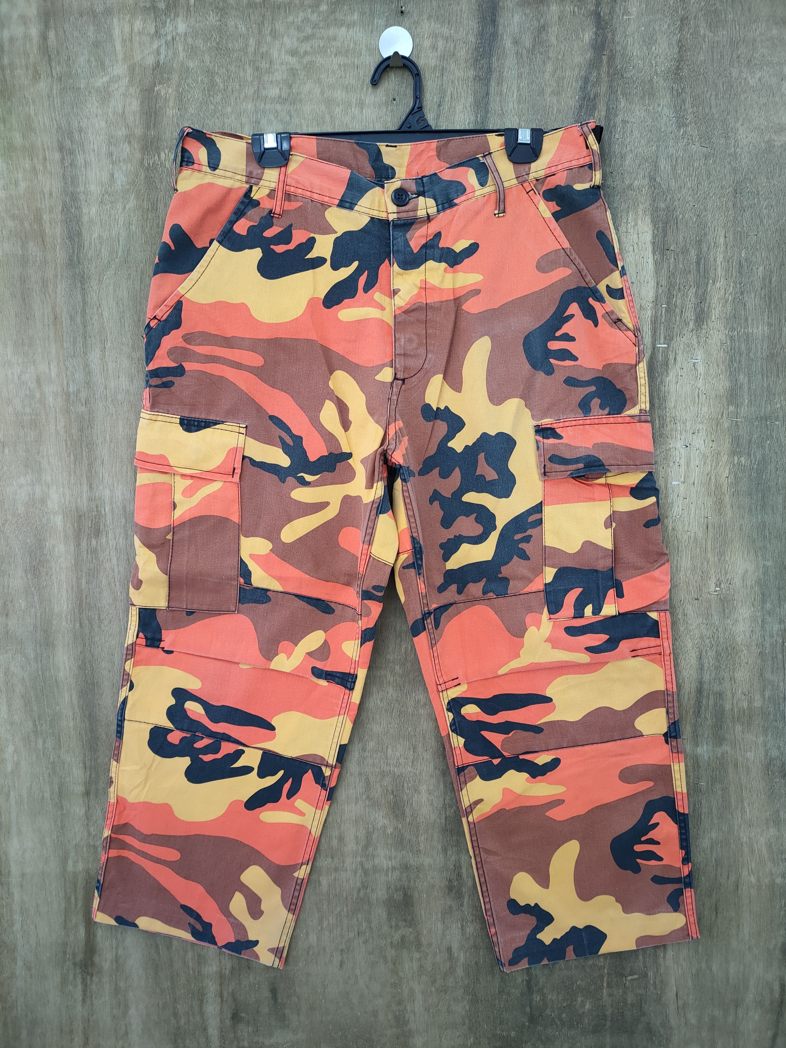 Jungles MILITARY CAMO CROPPED CARGO PANTS Size US 34 / EU 50 - 4 Thumbnail