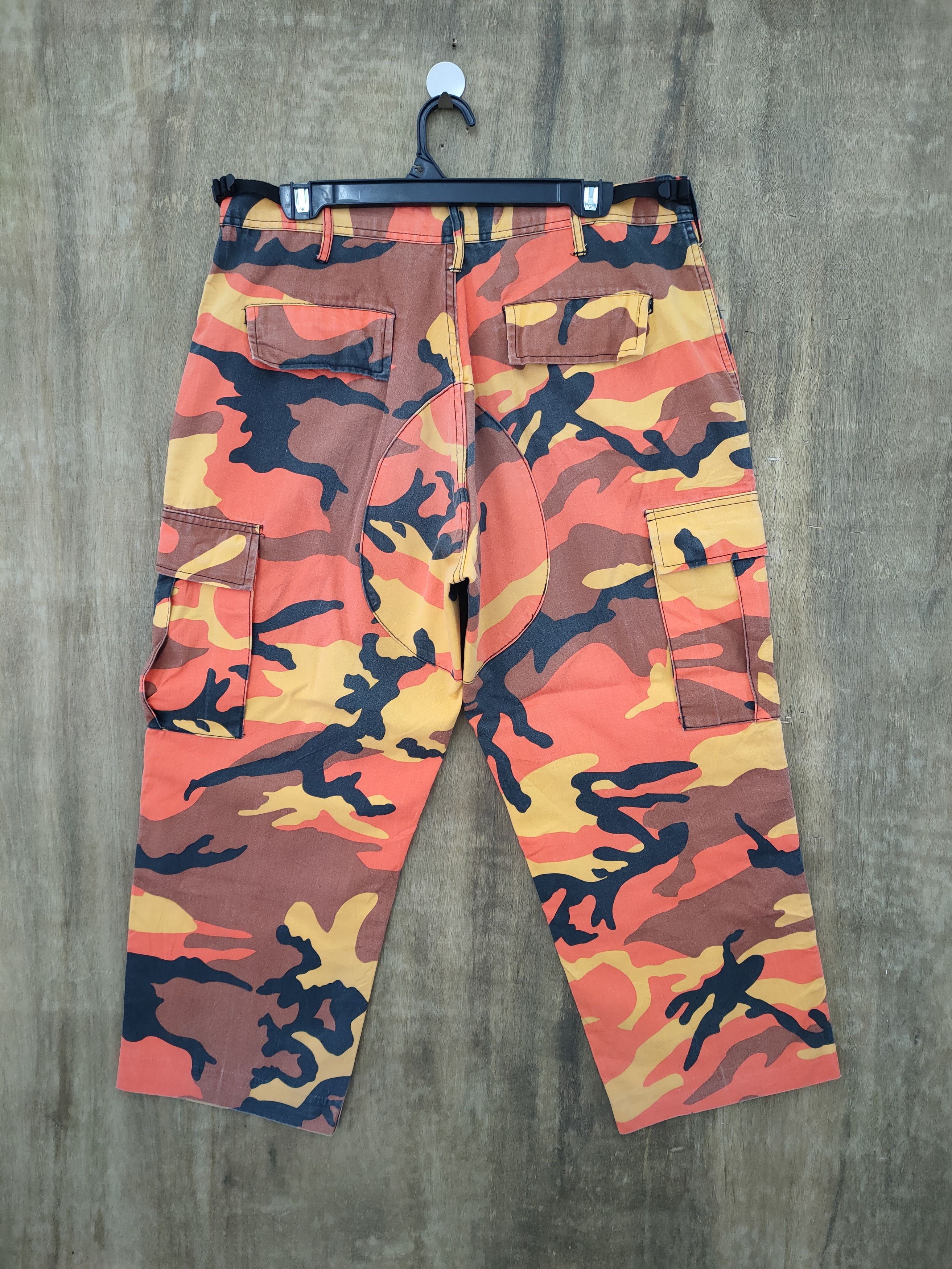 Jungles MILITARY CAMO CROPPED CARGO PANTS Size US 34 / EU 50 - 7 Thumbnail