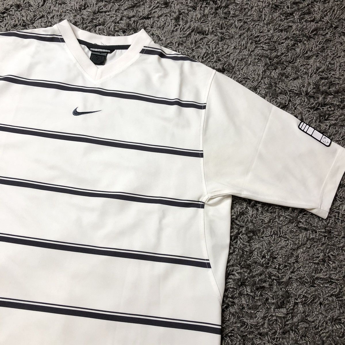 Nike Nike Vintage StreetWear T-Shirt Rare y2k Size US L / EU 52-54 / 3 - 4 Thumbnail